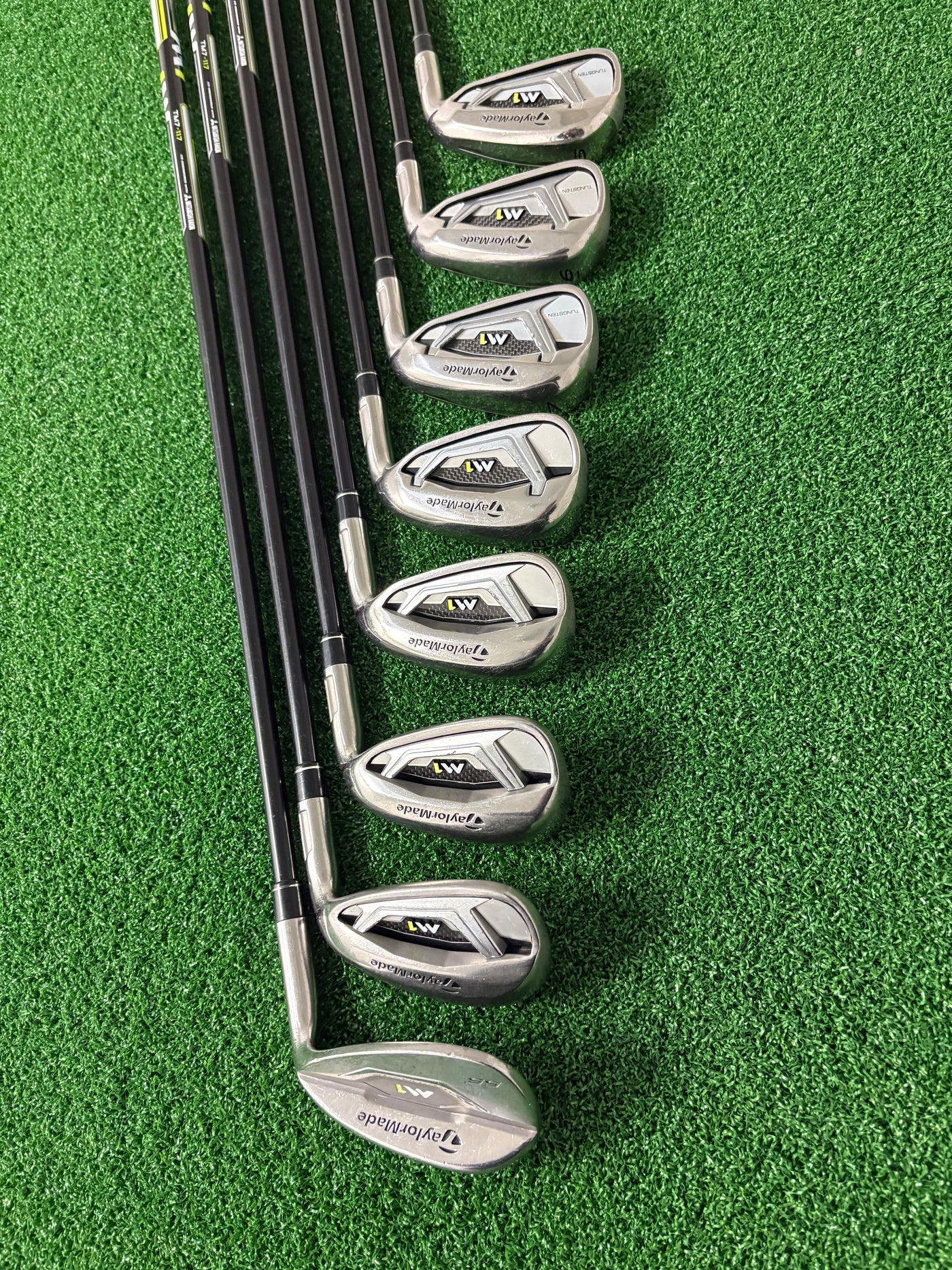 Taylormade M1 (2017) 5-PW + AW + SW (Regular)