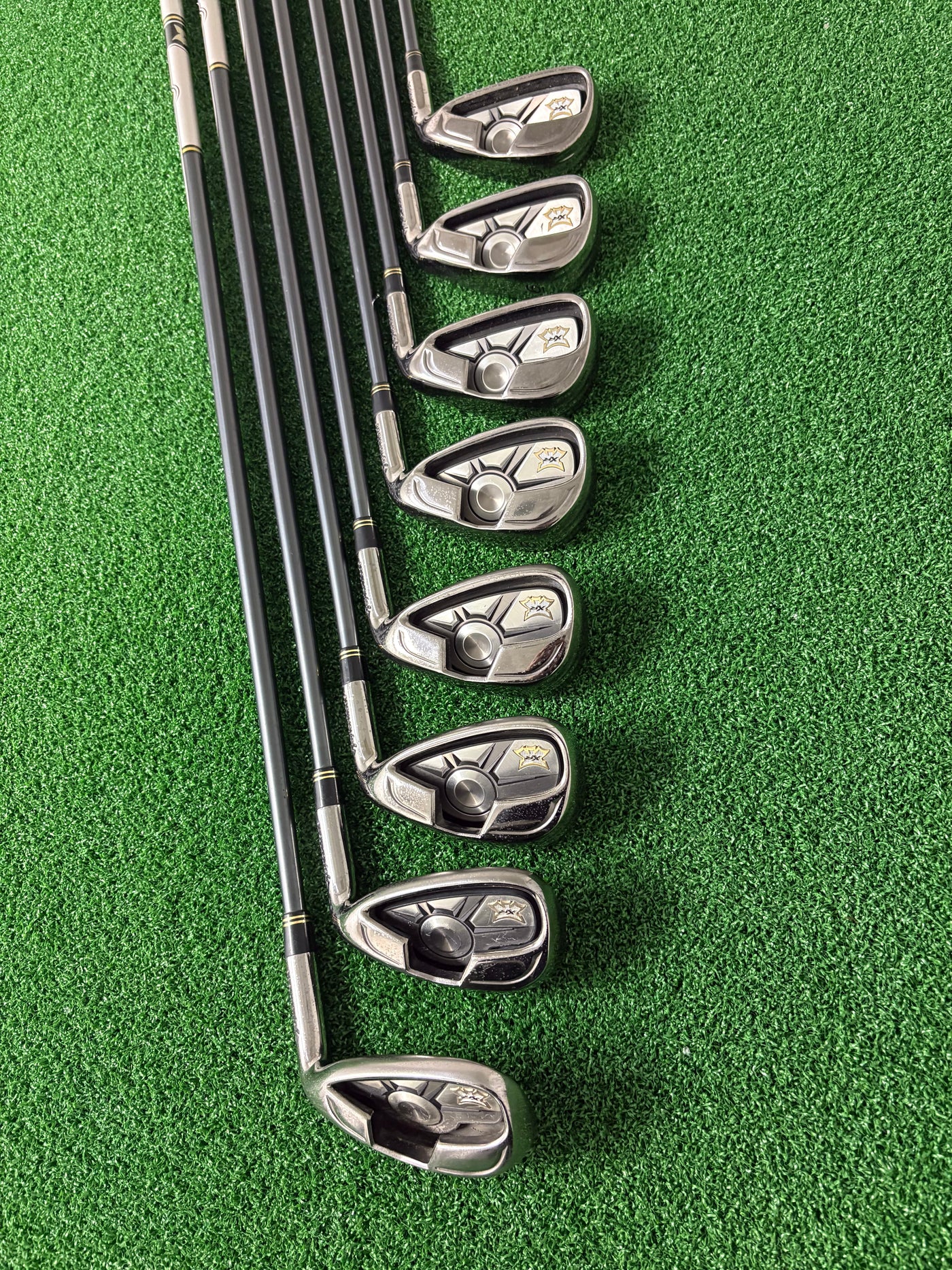 TaylorMade XR (2008) 5-PW + AW + SW (Stiff)