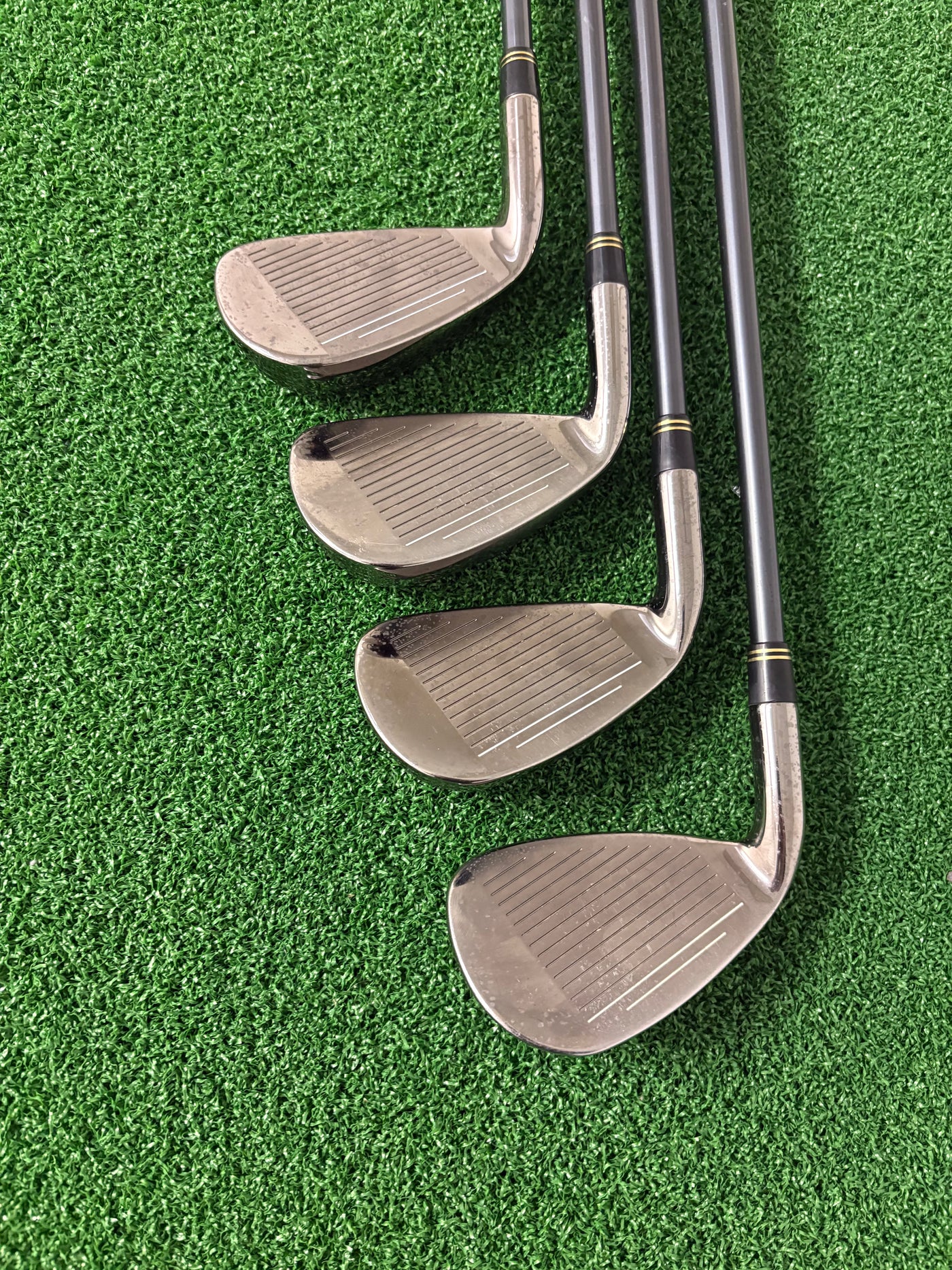 TaylorMade XR (2008) 5-PW + AW + SW (Stiff)