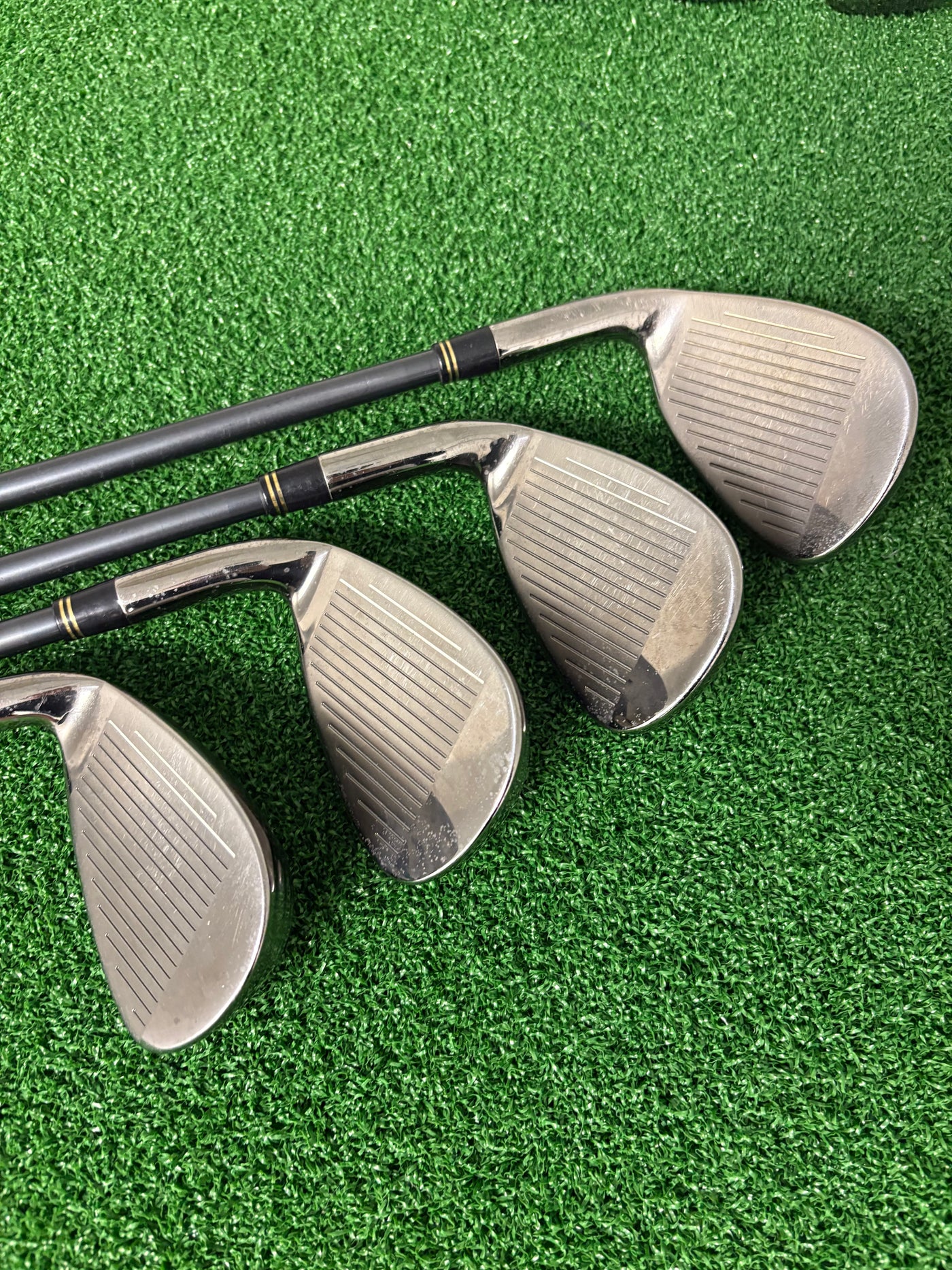 TaylorMade XR (2008) 5-PW + AW + SW (Stiff)