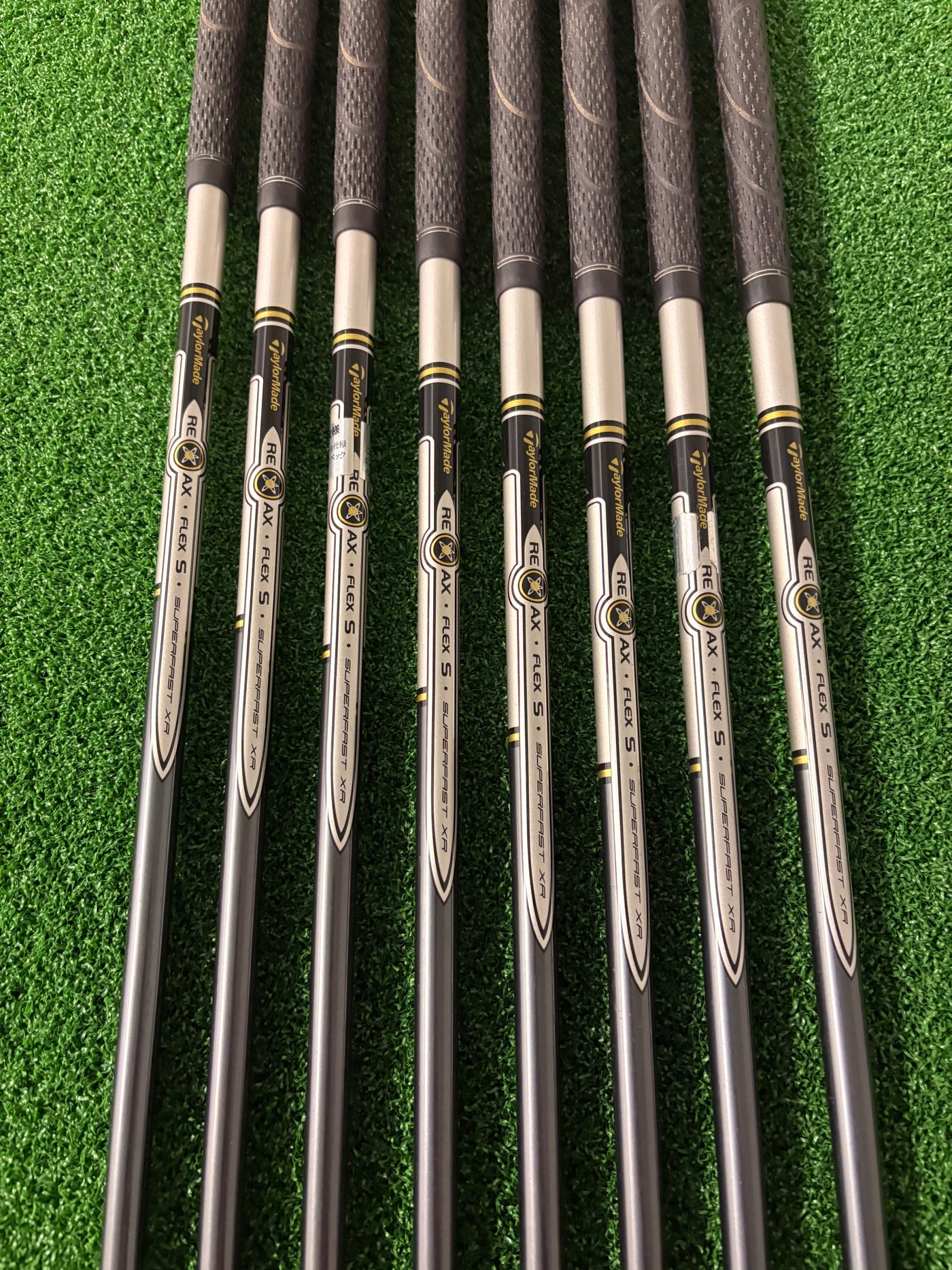 TaylorMade XR (2008) 5-PW + AW + SW (Stiff)