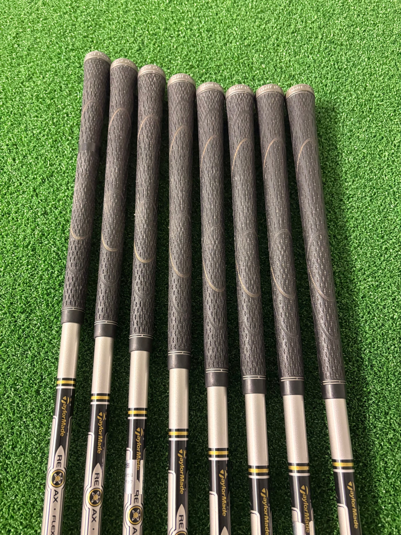 TaylorMade XR (2008) 5-PW + AW + SW (Stiff)