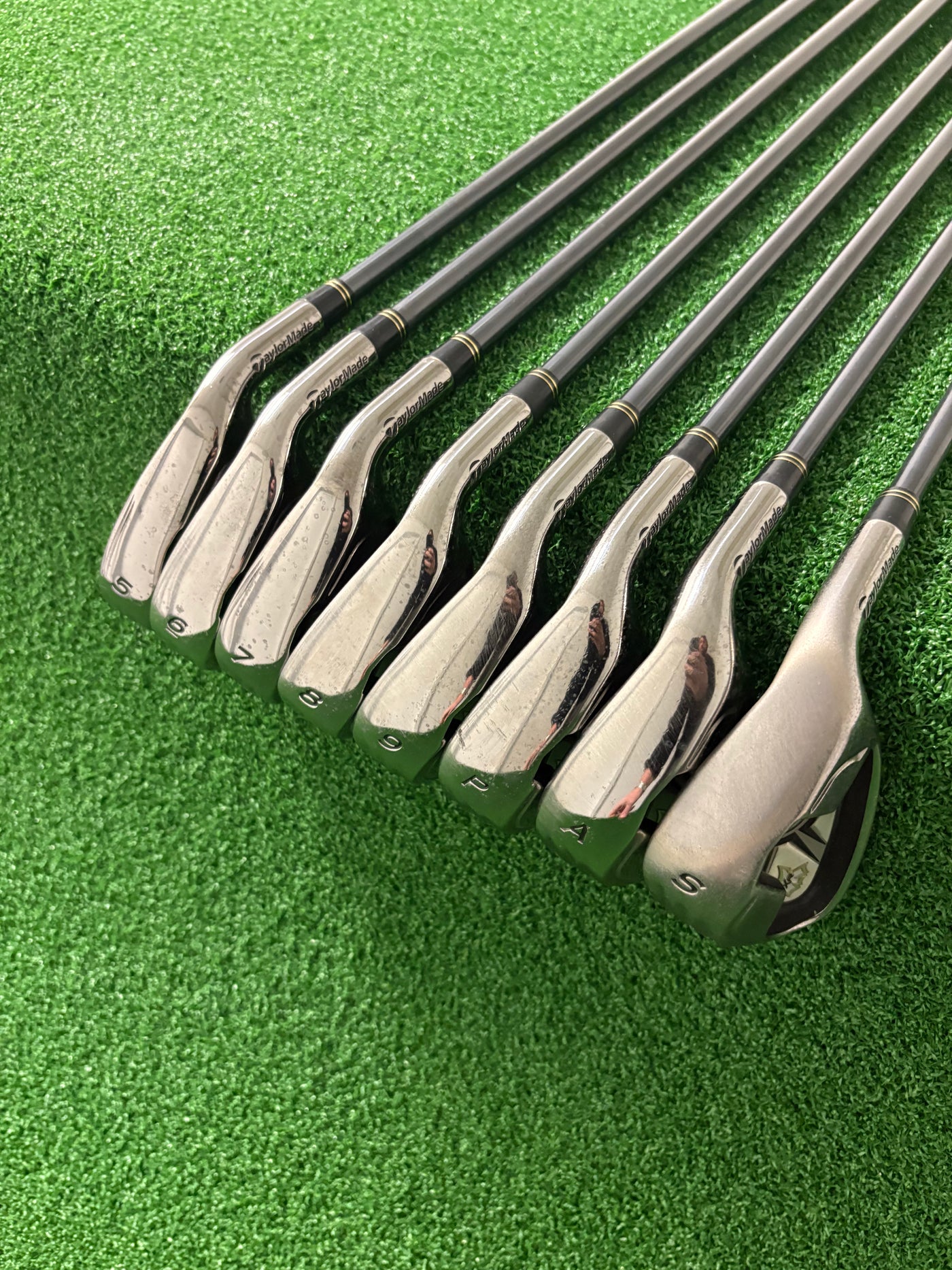 TaylorMade XR (2008) 5-PW + AW + SW (Stiff)