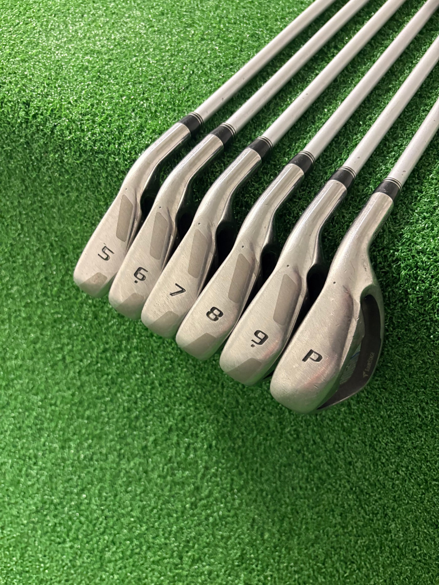 Bridgestone Tour Stage ViQ (2010) 5-PW (Stiff/Regular)
