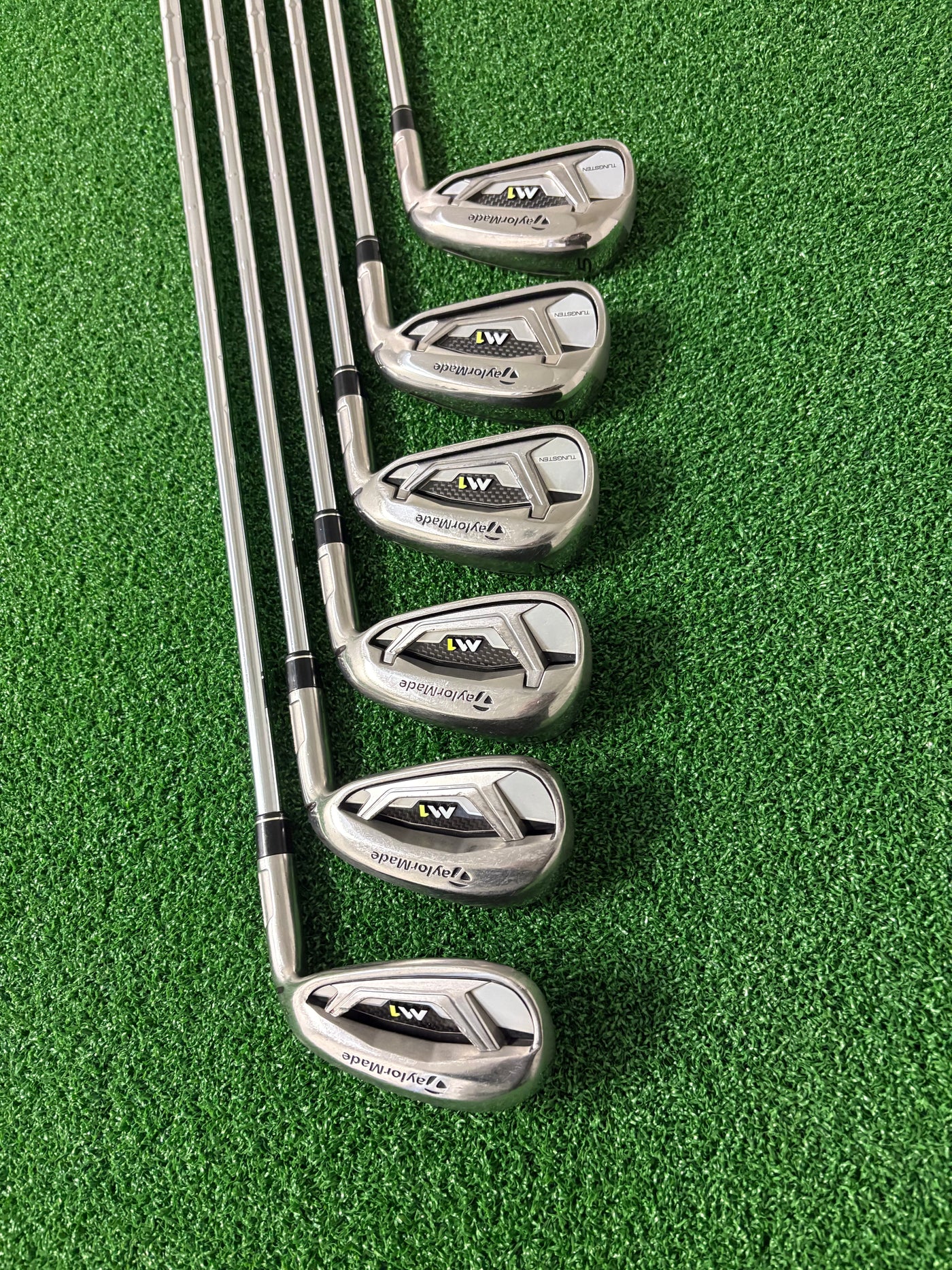 Taylormade M1 (2017) 5-PW  (Stiff)