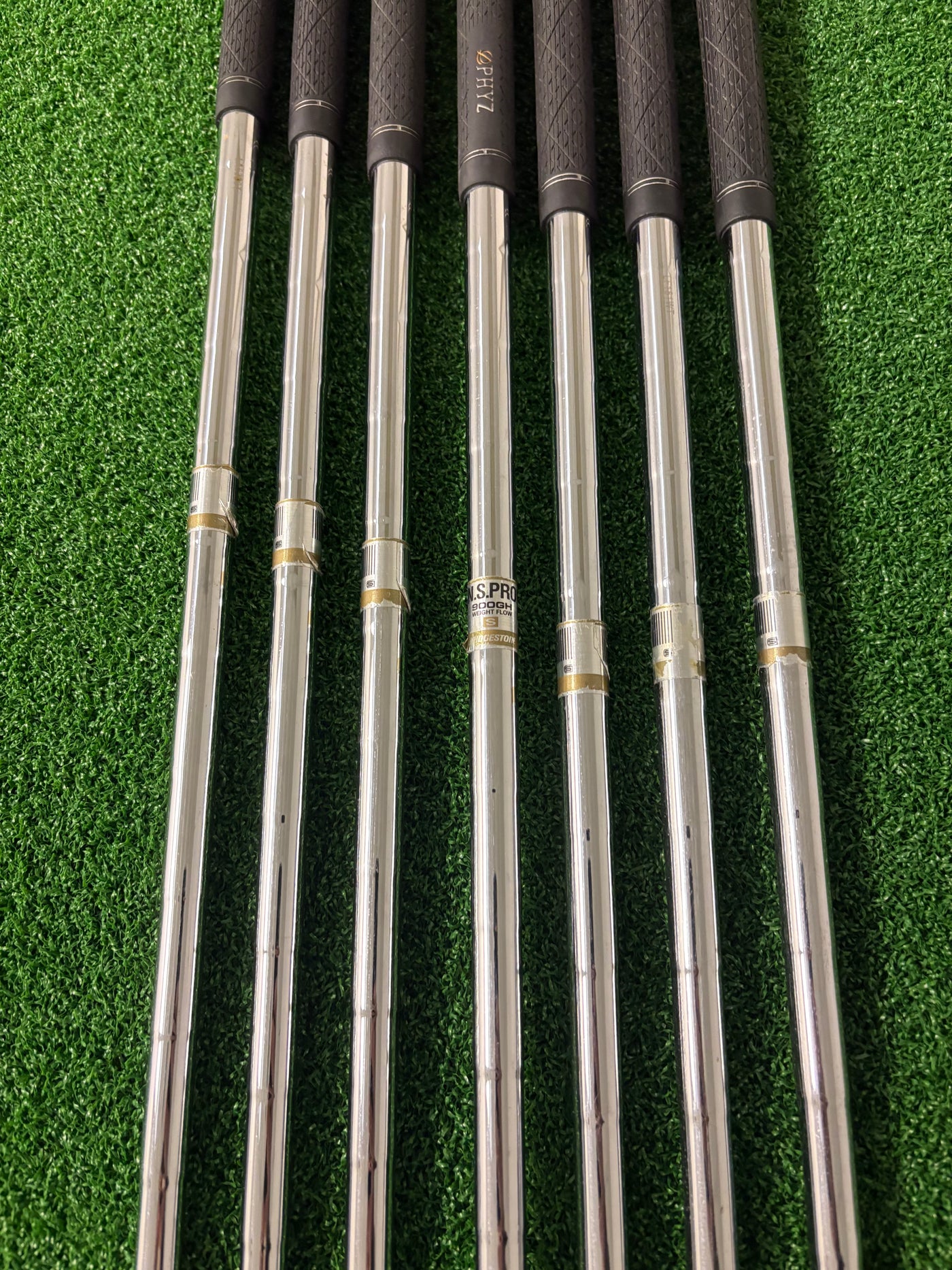 Bridgestone Tour Stage PHYZ (2013) 6-PW + AW + SW (Stiff)