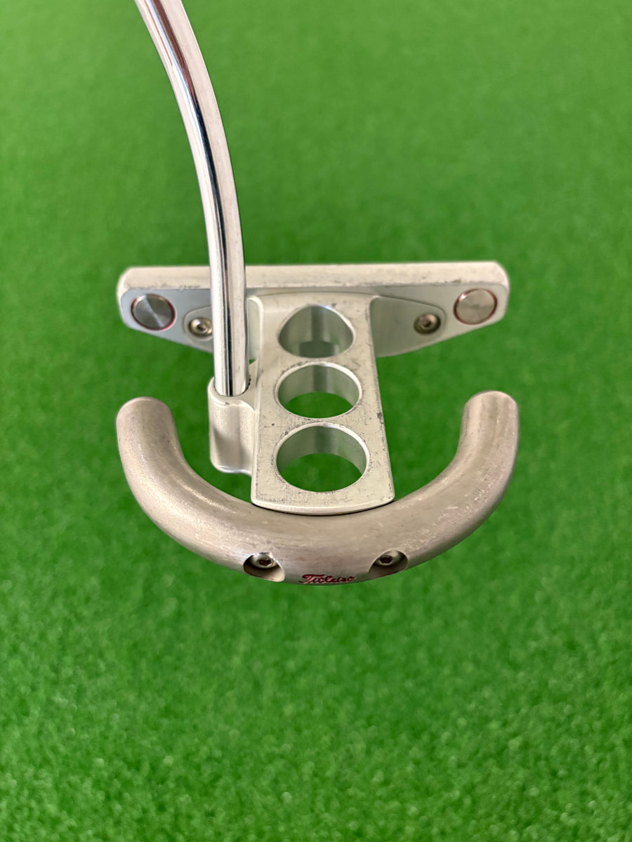 Scotty Cameron Futura (35")