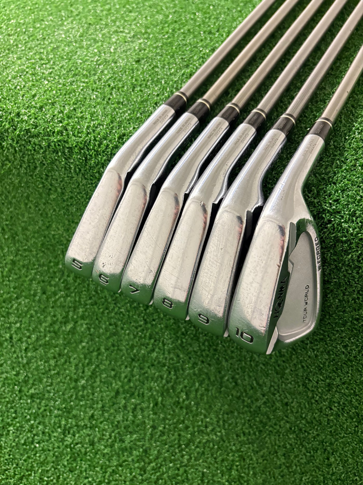 Honma Tour World TW737V 5-PW (Stiff)