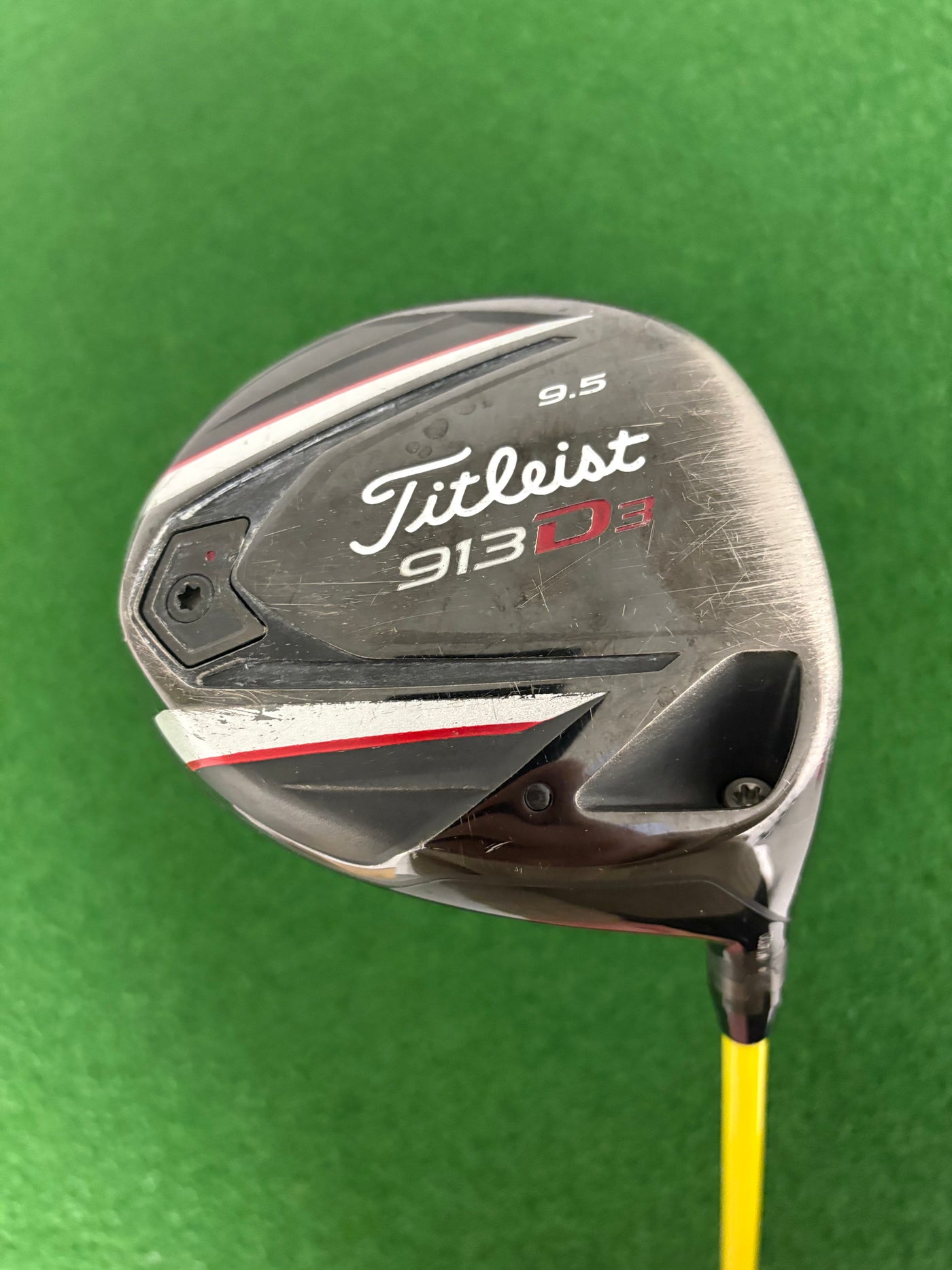 Titleist 913D3 9.5* (Stiff)