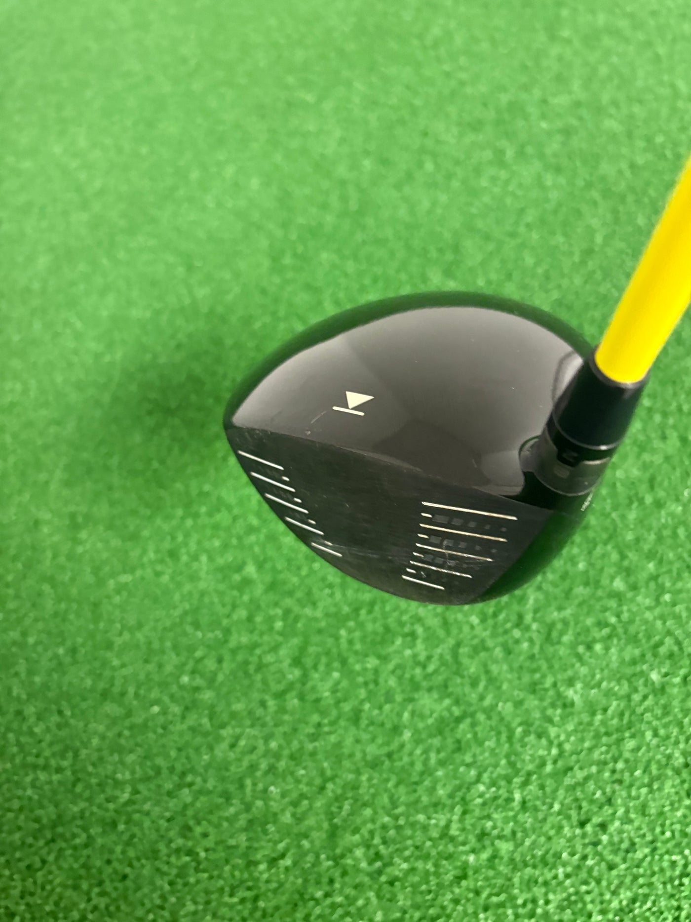 Titleist 913D3 9.5* (Stiff)