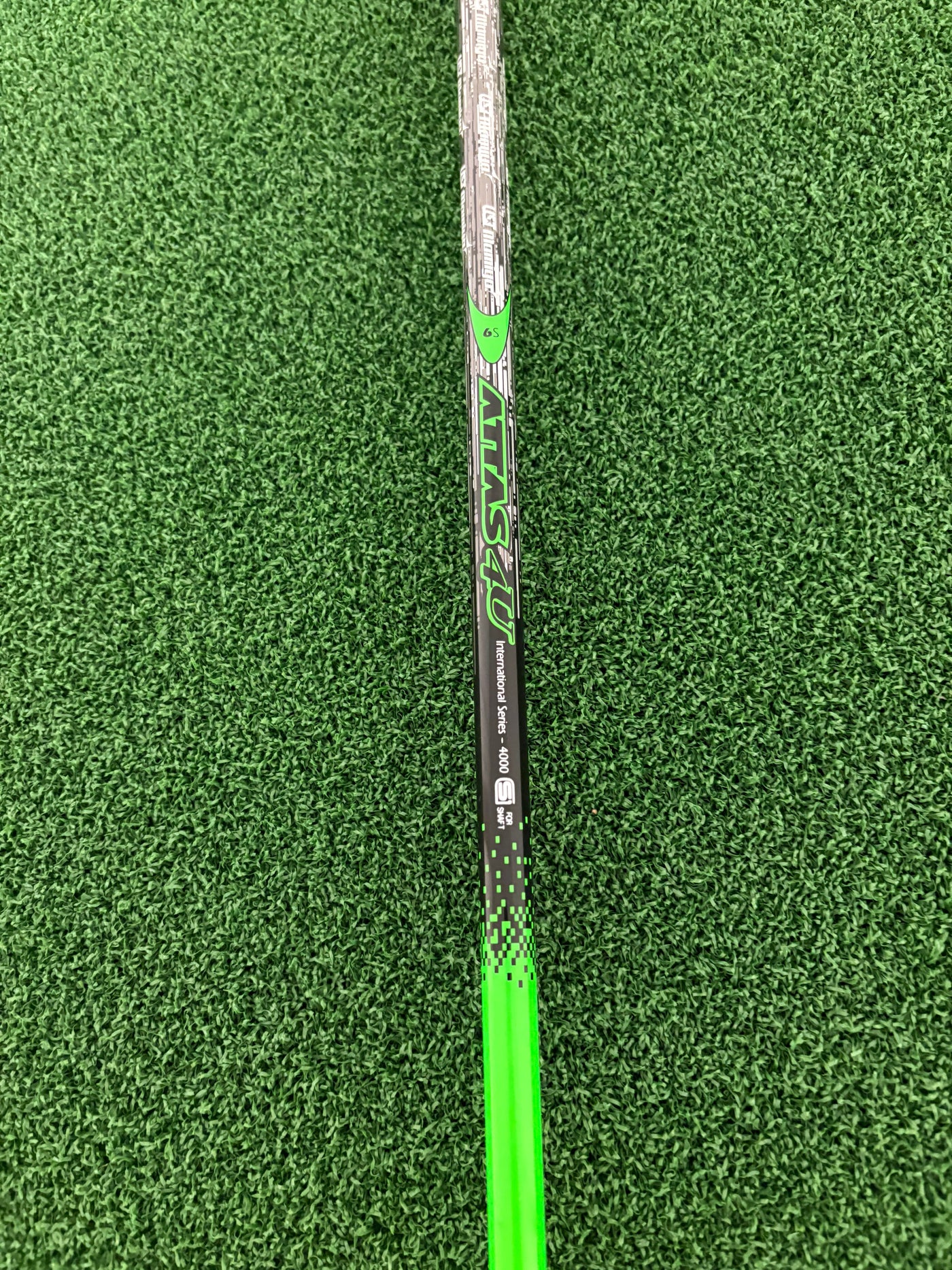 Titleist 913D2 9.5* (Stiff)