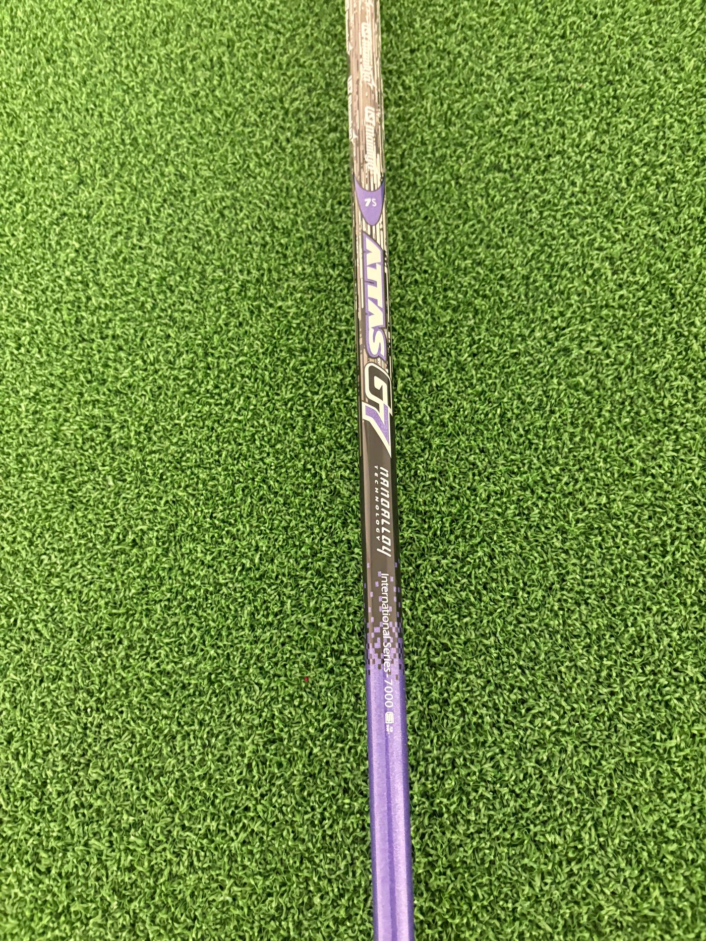 Titleist 915D3 9.5* (Stiff)