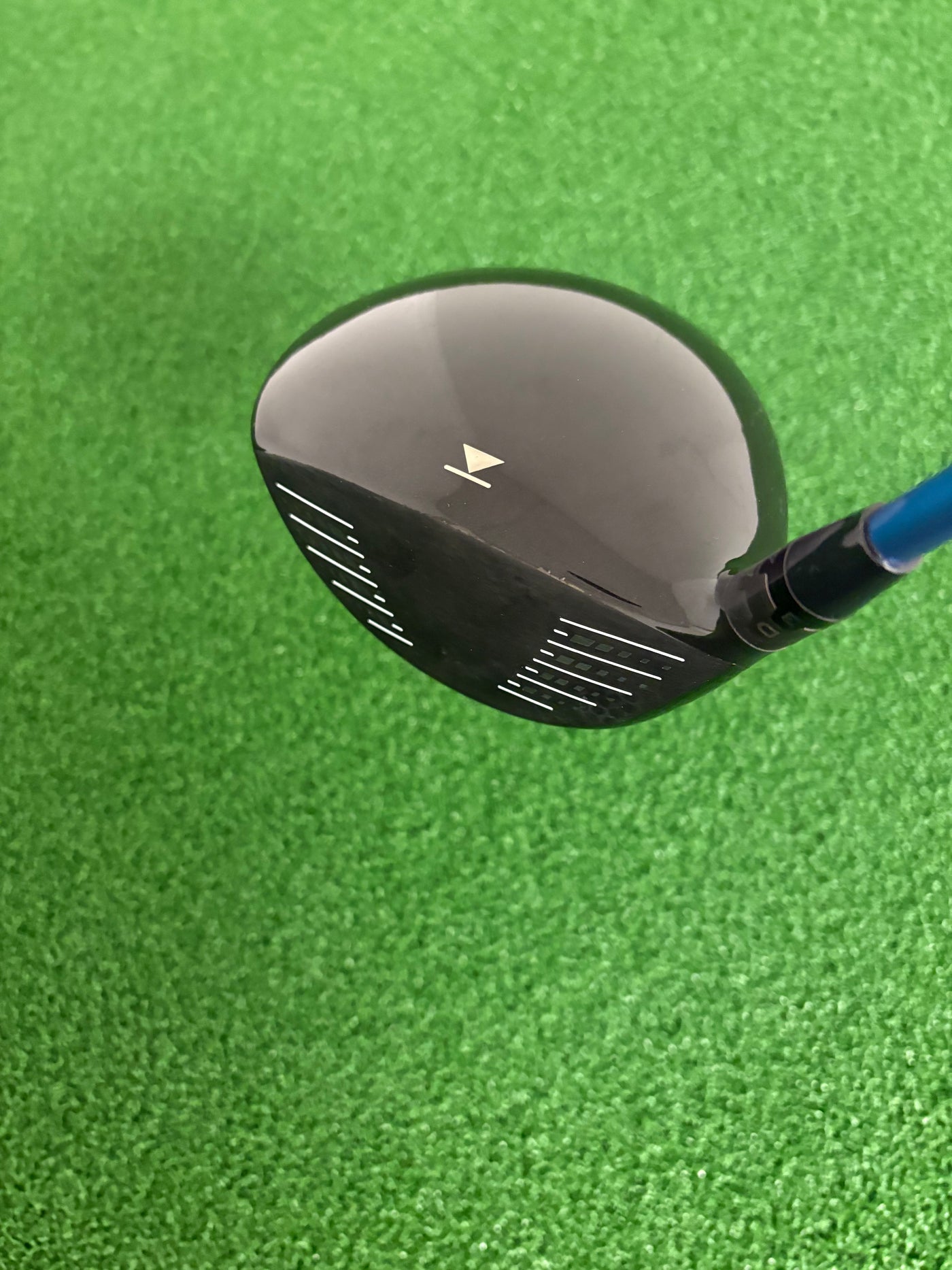 Titleist 913D3 9.5* (Stiff)