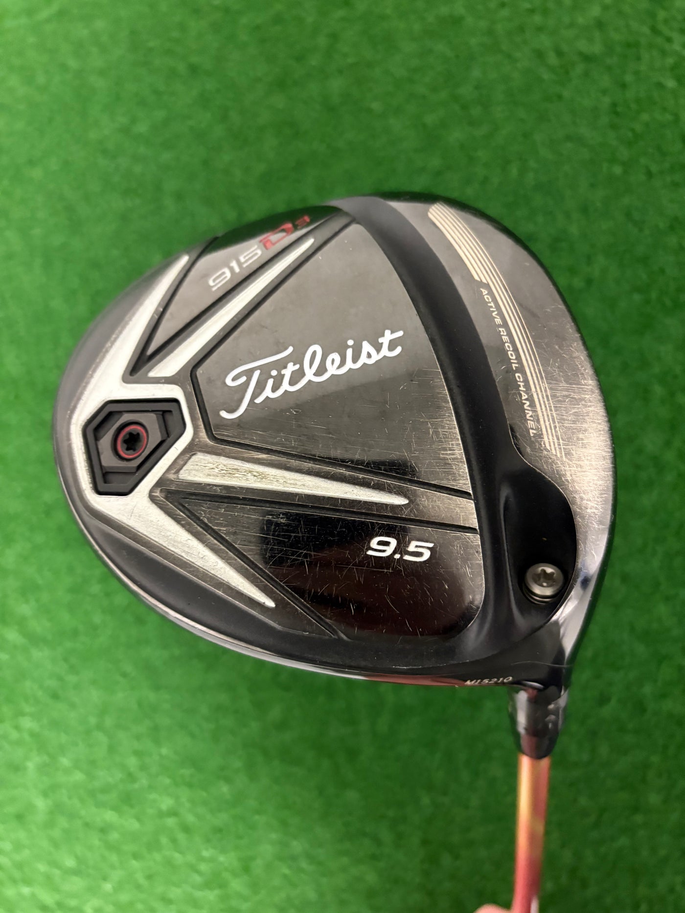 Titleist 915D3 9.5* (Stiff)