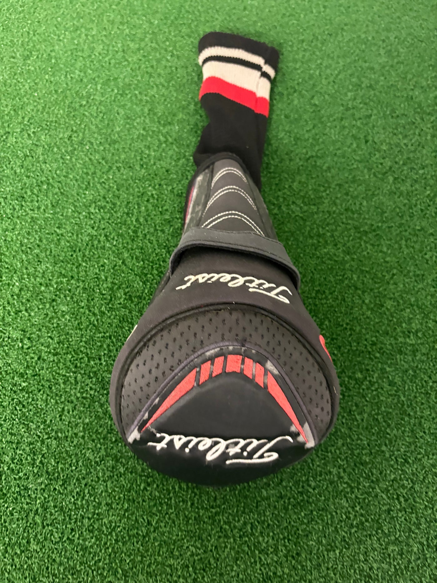 Titleist 913D3 9.5* (Stiff)