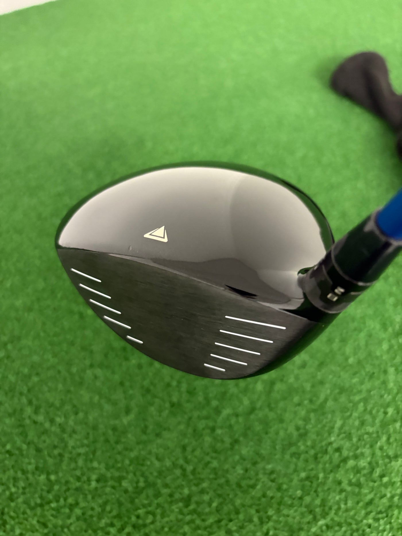 Titleist 915D3 9.5* (Stiff)