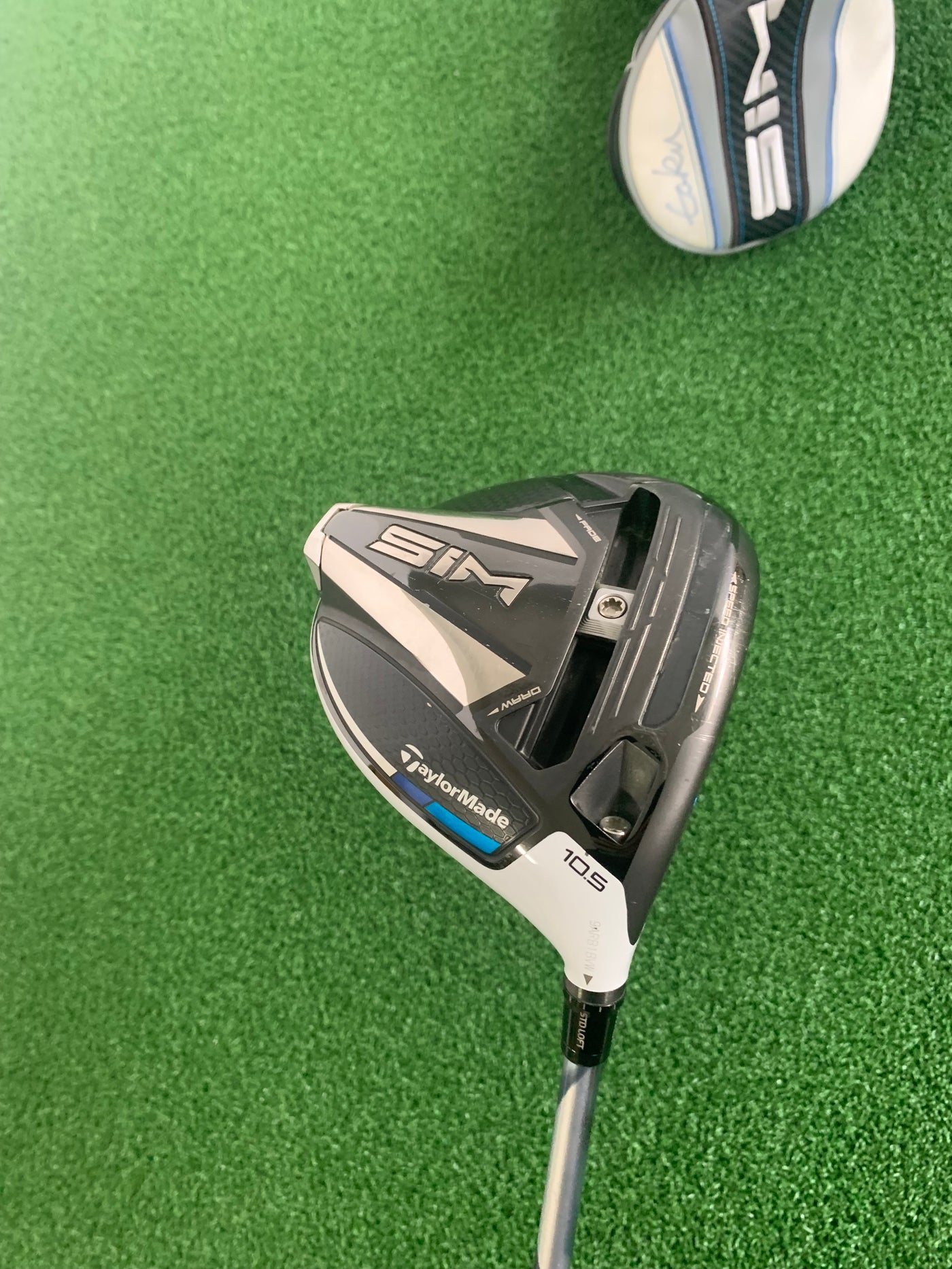 Taylormade Sim 10.5* (Stiff)