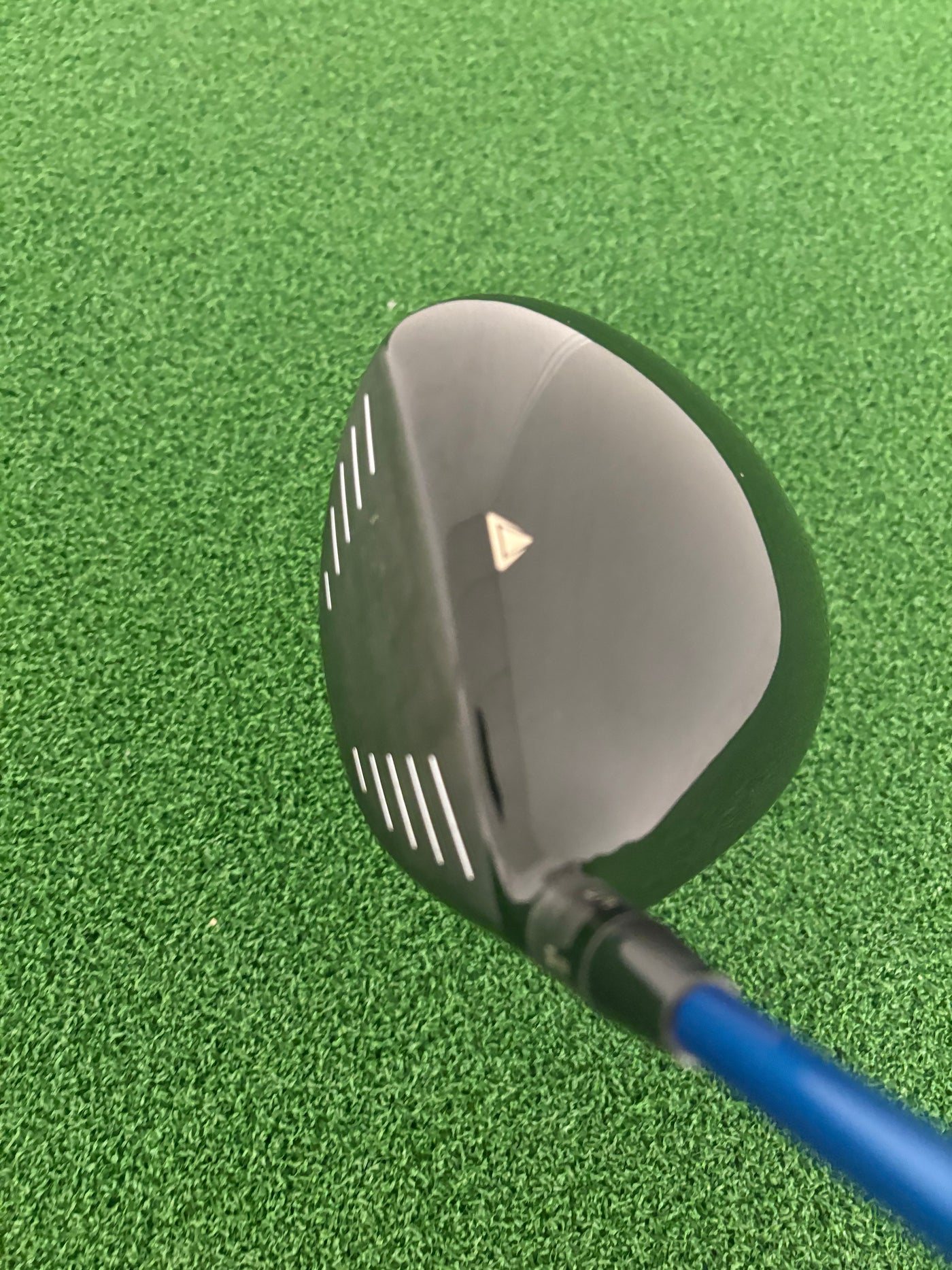 Titleist 915D3 9.5* (Stiff)