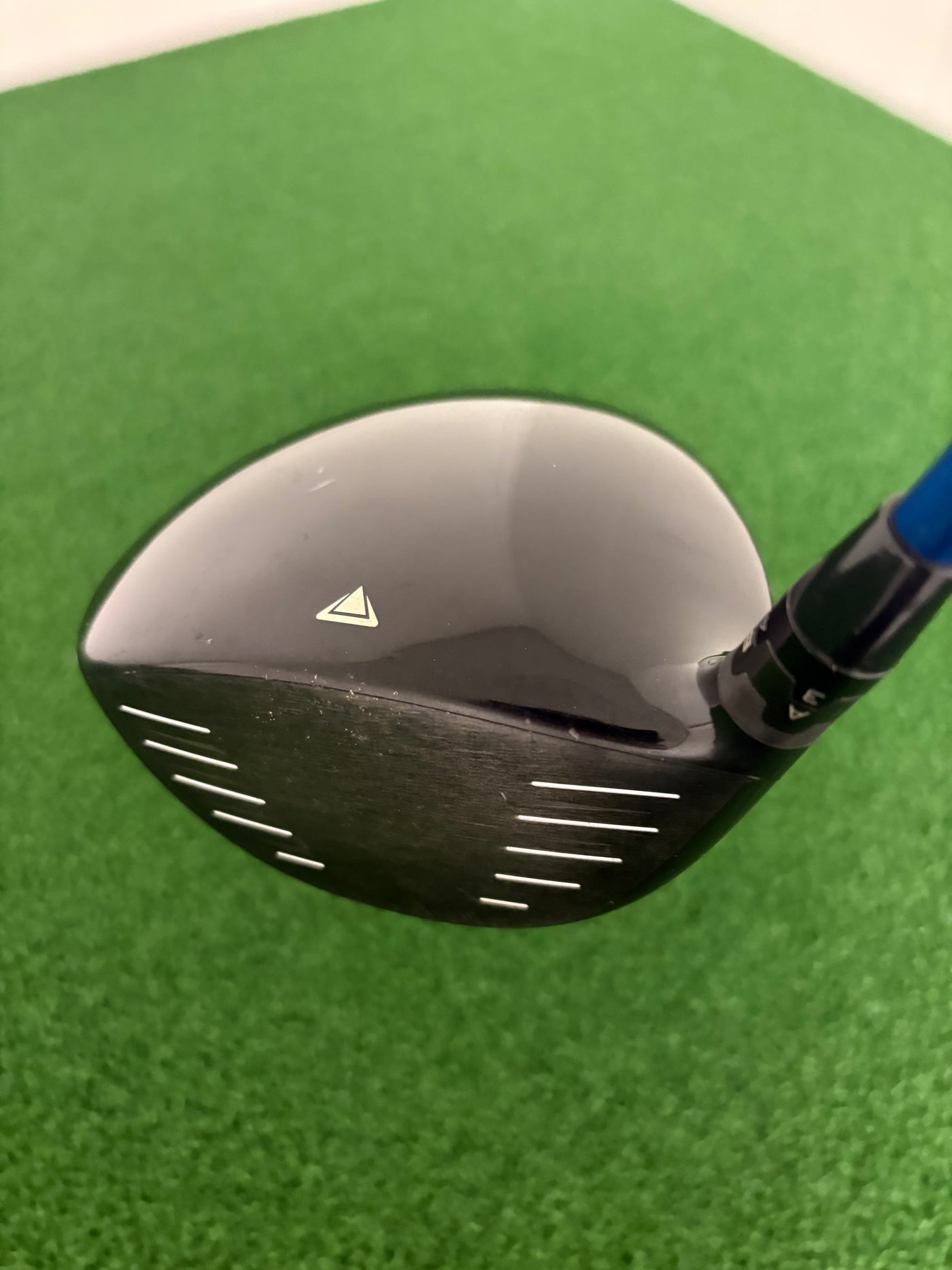 Titleist 915D2 9.5* (Stiff)