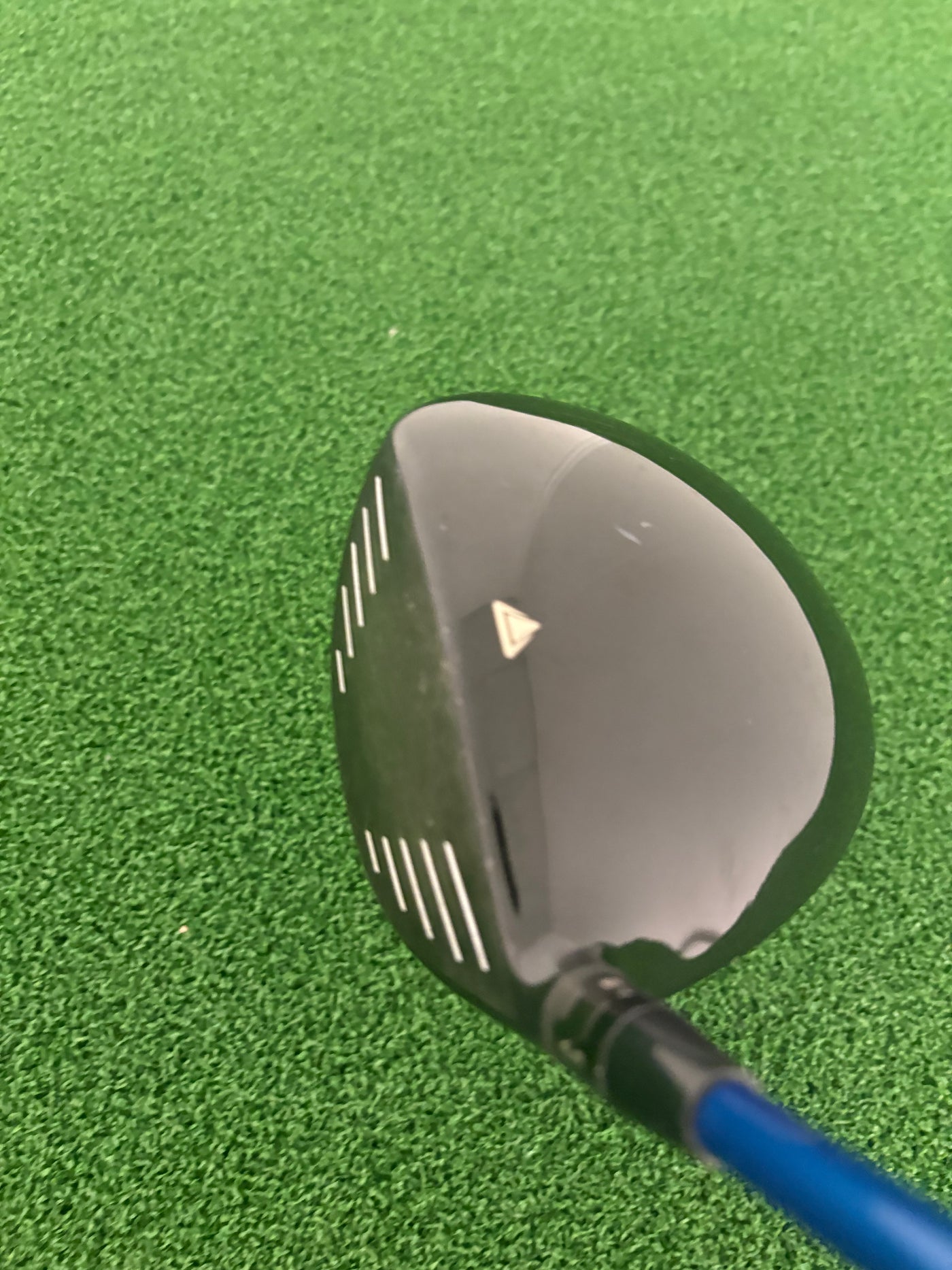 Titleist 915D2 9.5* (Stiff)