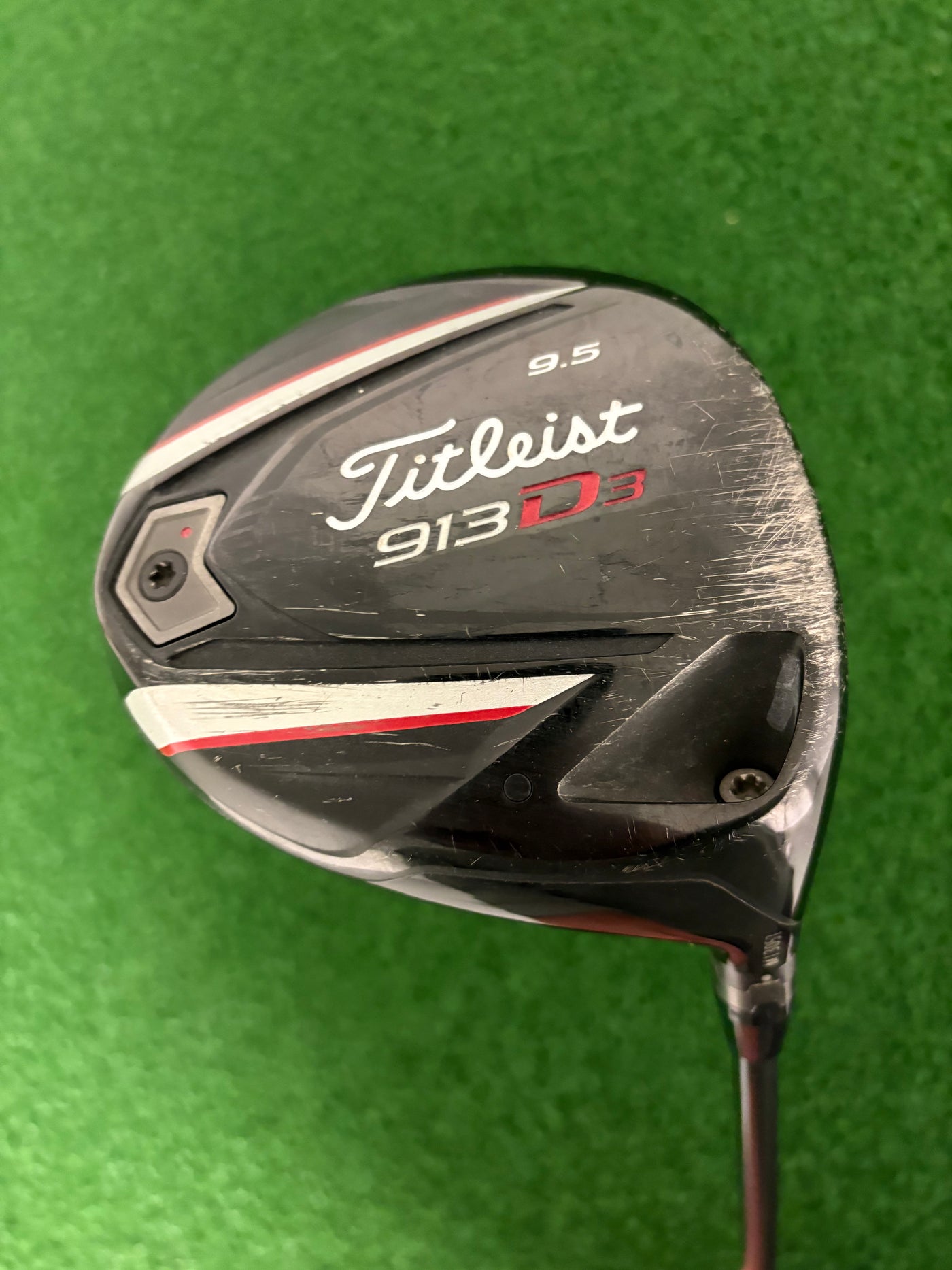 Titleist 913D3 9.5* (Stiff)