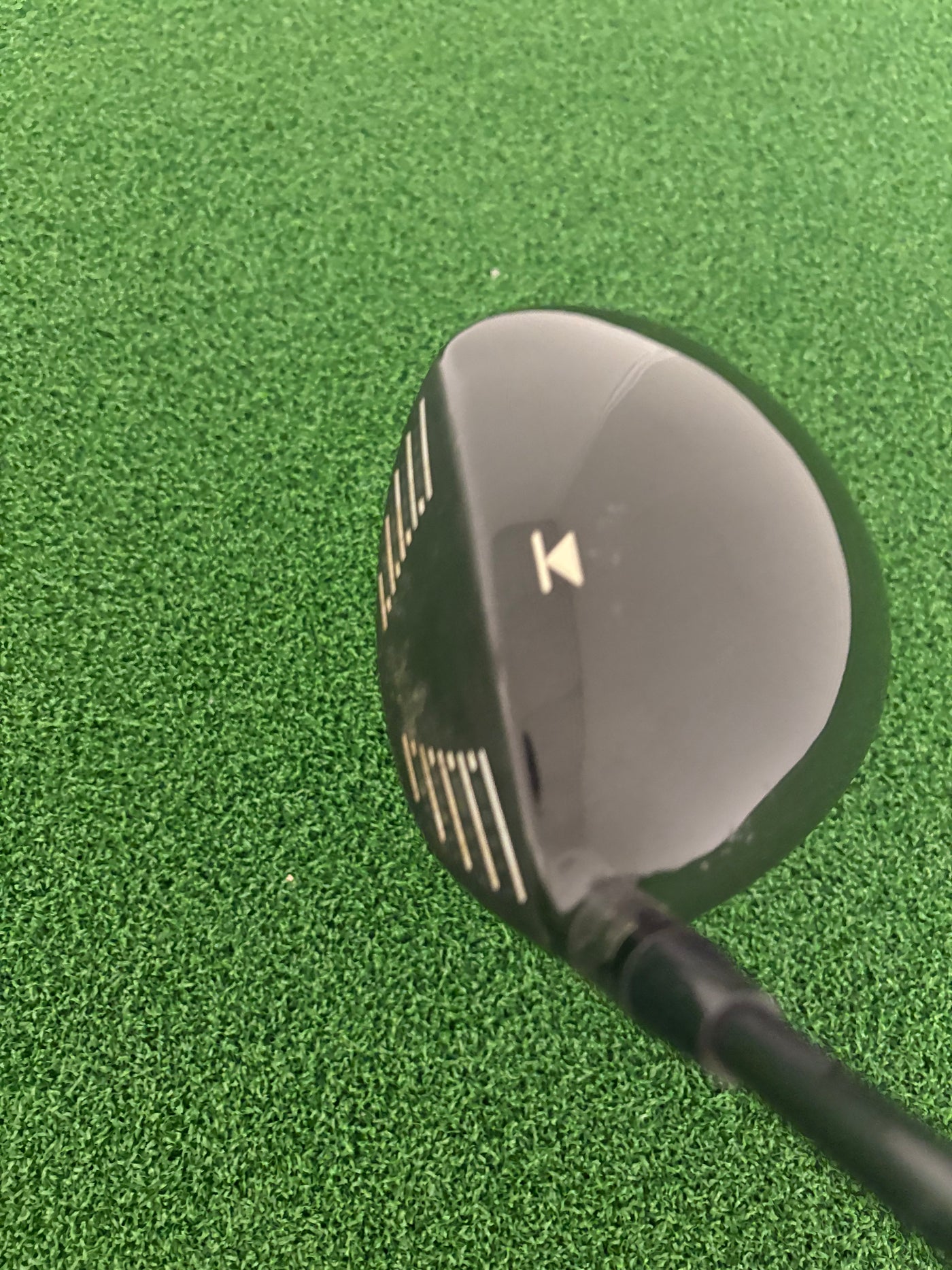 Titleist 913D3 9.5* (Stiff)