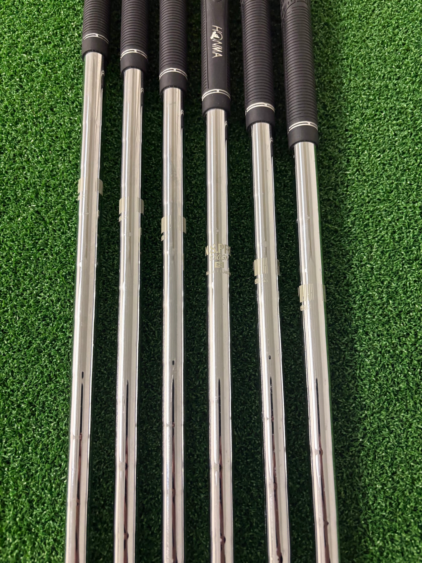 Honma Tour World TW747P 5-PW (Stiff)