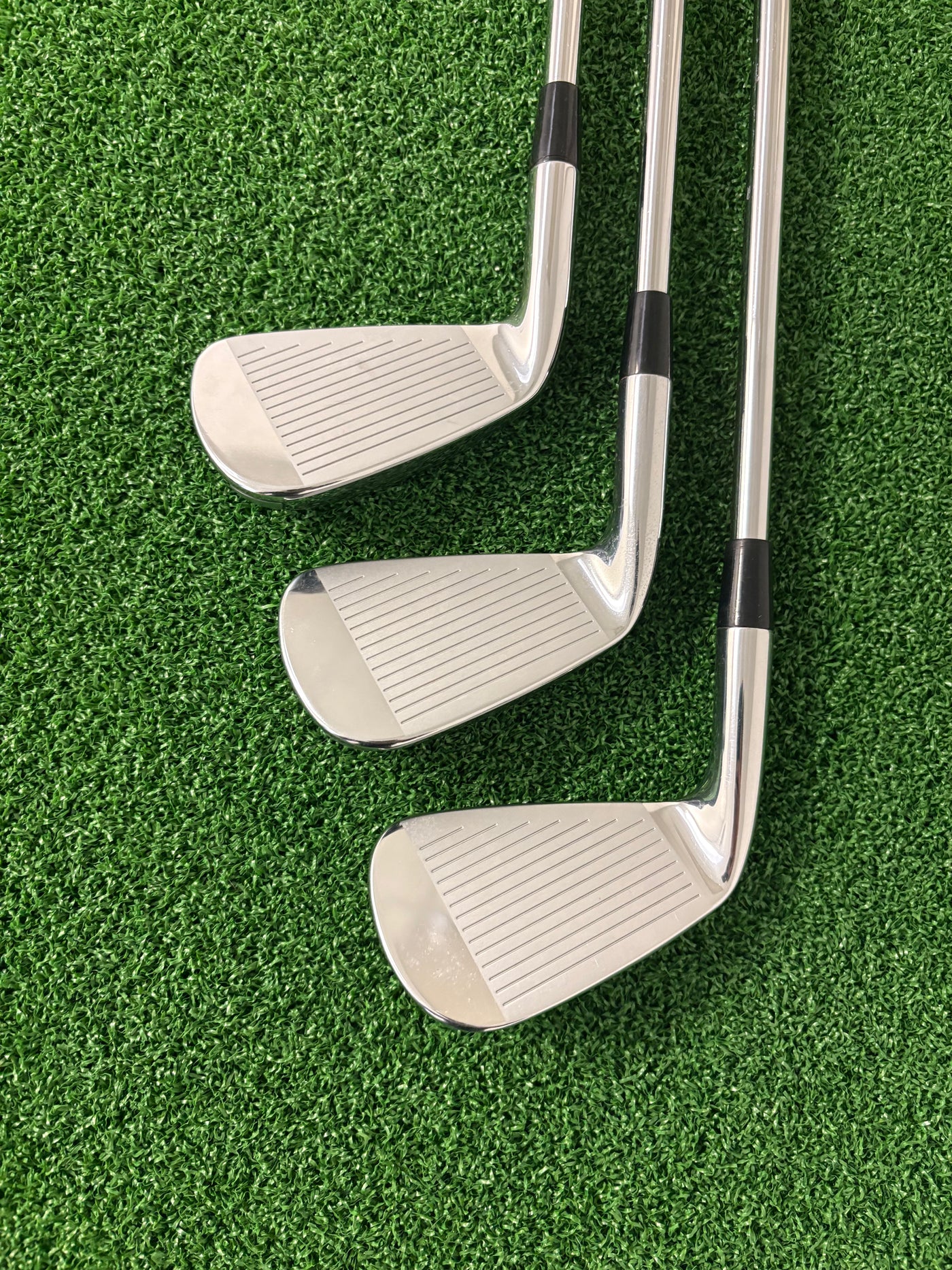 Cobra King Tour MIM 5-PW (Stiff)