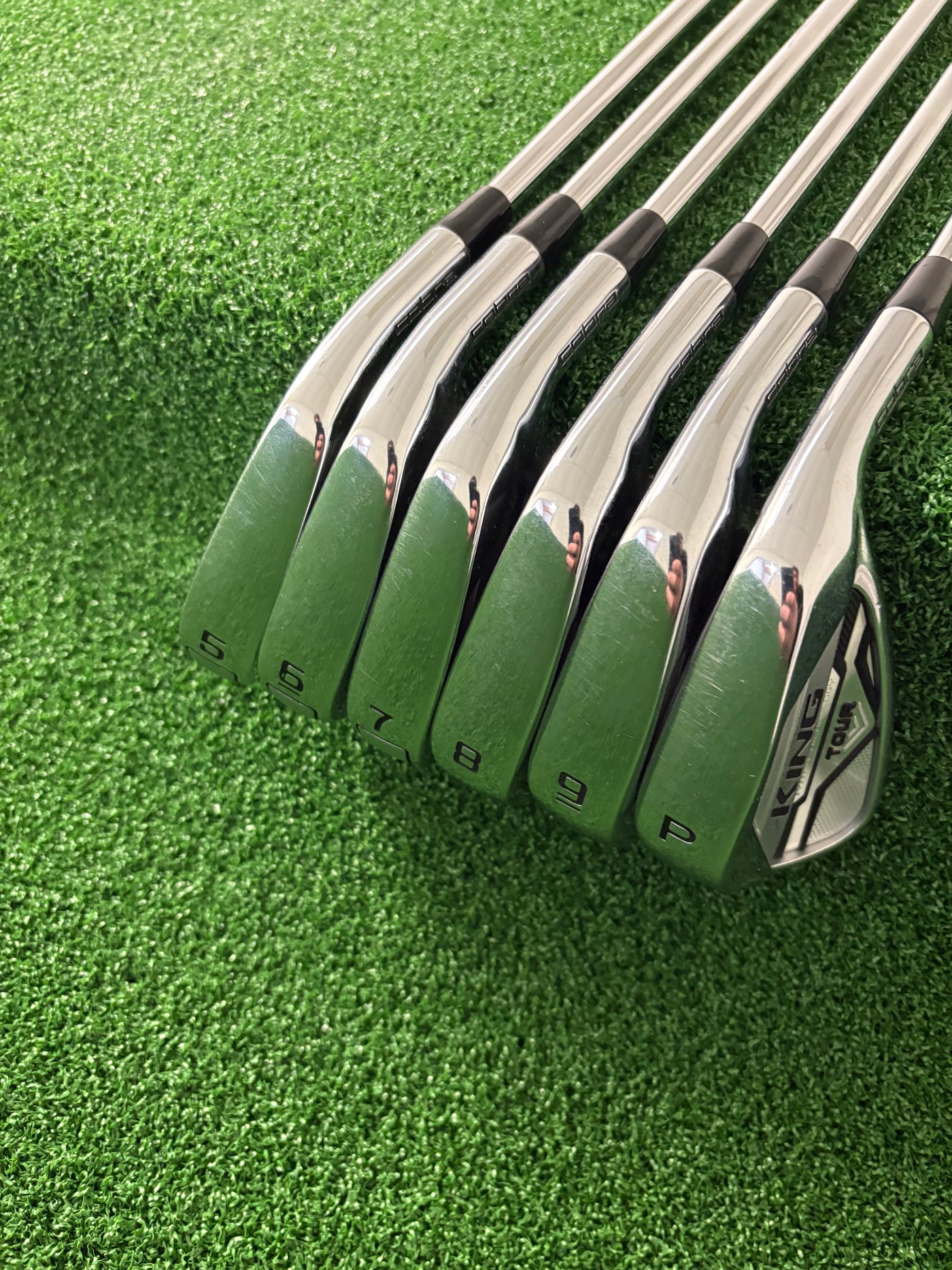 Cobra King Tour MIM 5-PW (Stiff)
