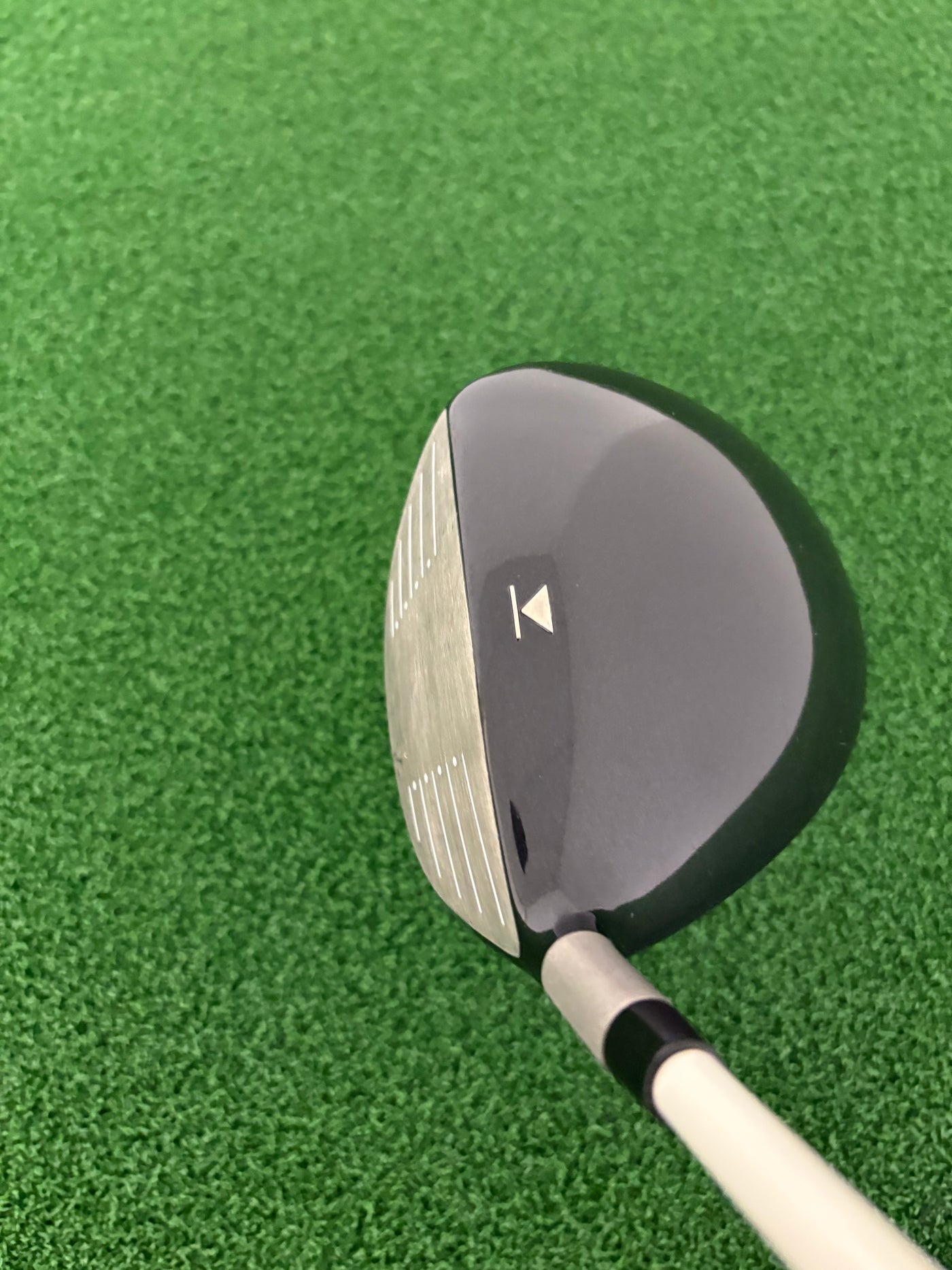 Titleist 909D3 9.5* (Stiff)
