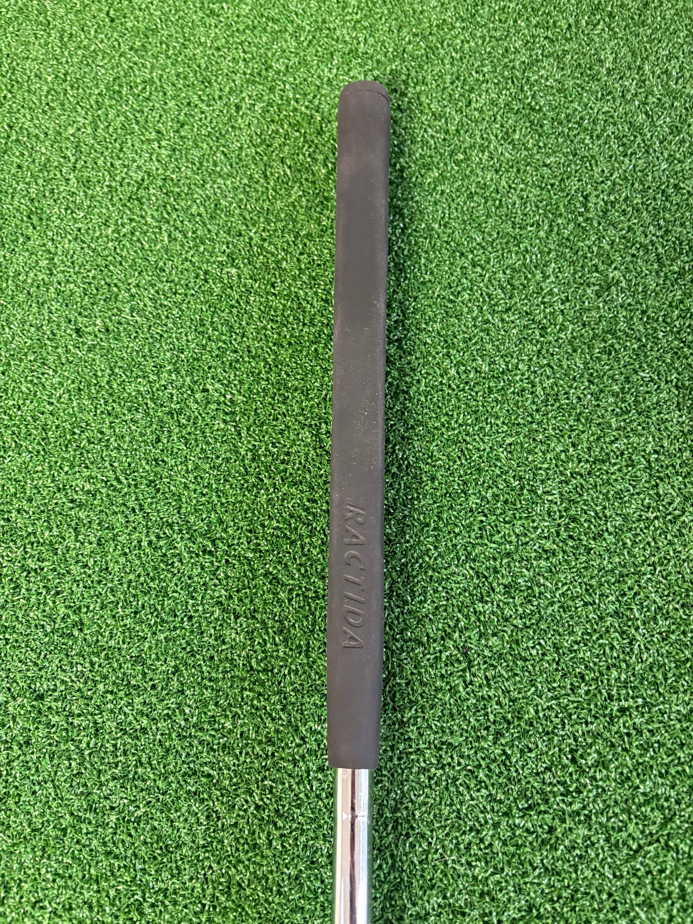 Odyssey White Ice Sabertooth (33")