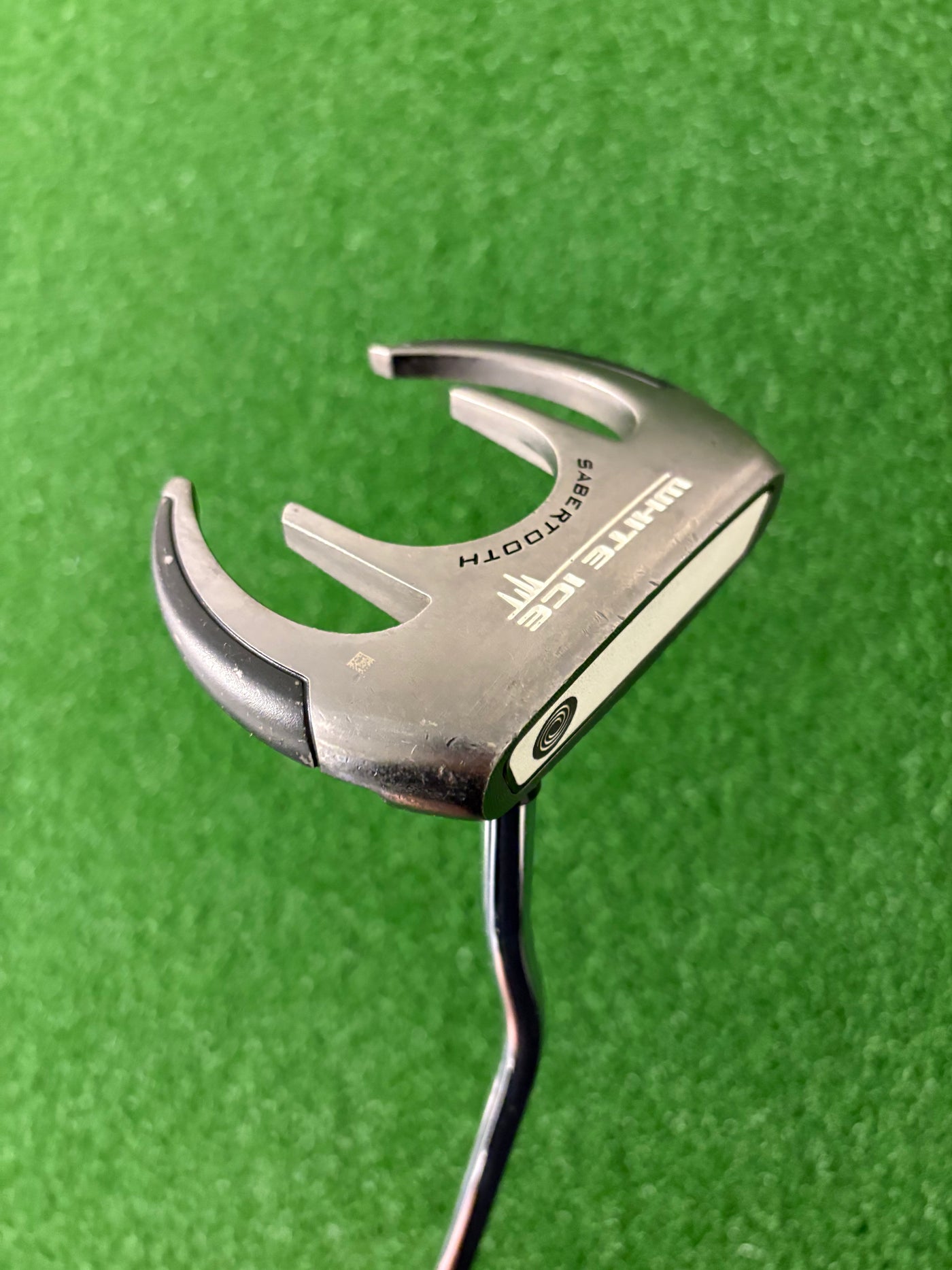 Odyssey White Ice Sabertooth (33")