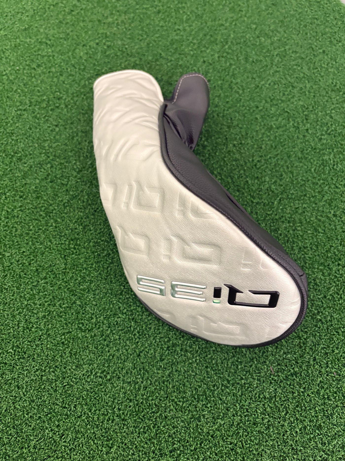 Taylormade Qi35 10.5* (Stiff)