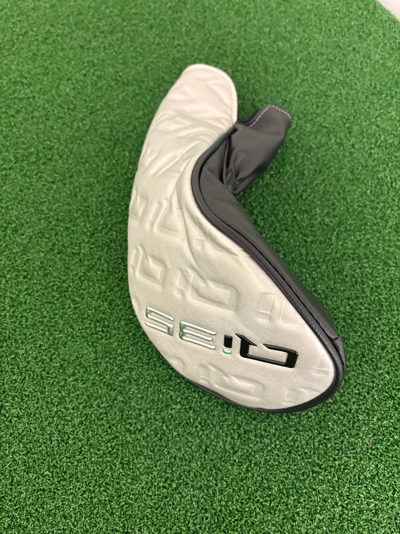 Taylormade Qi35 10.5* (Stiff)