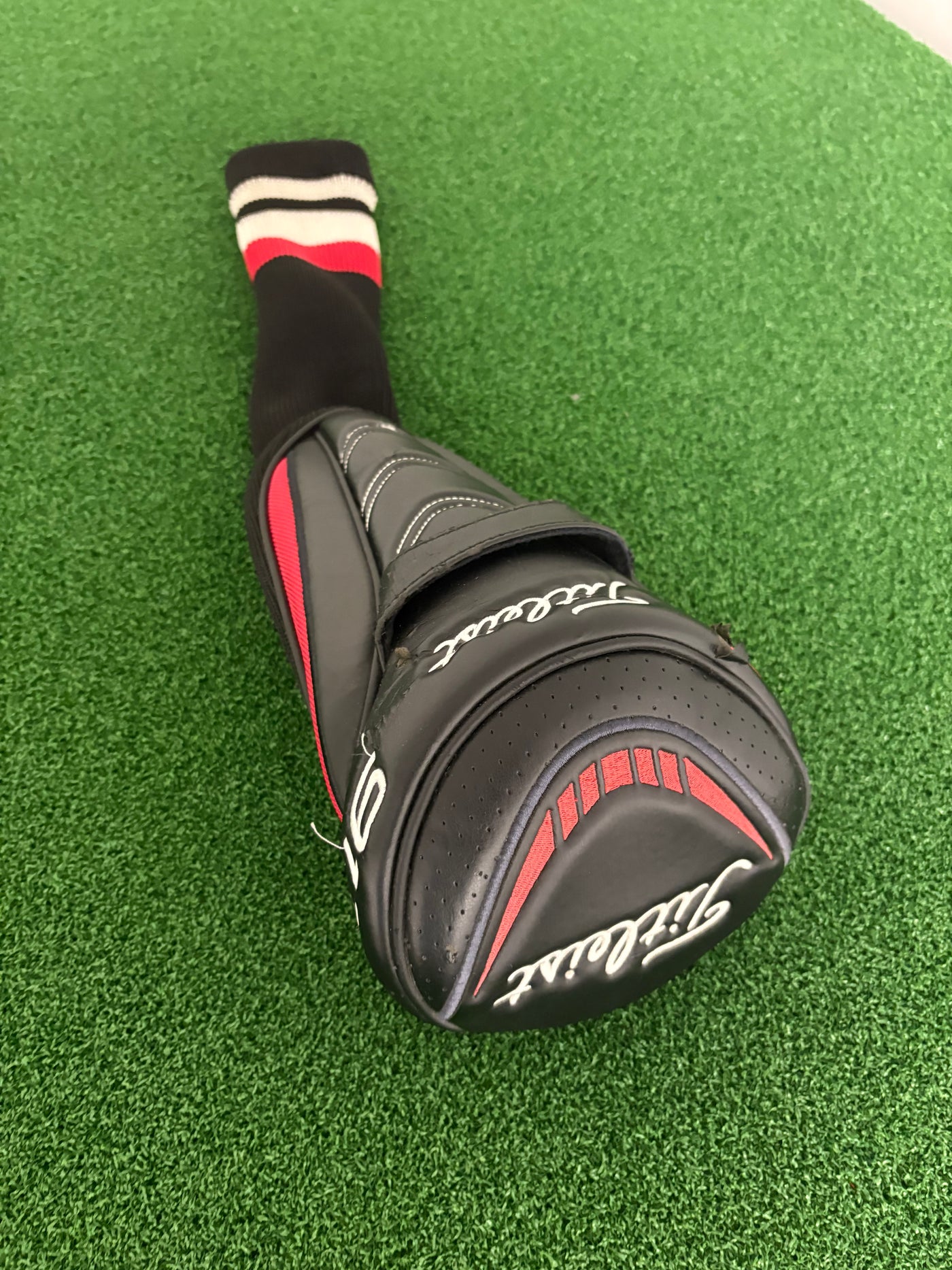 Titleist 913D3 9.5* (Stiff)