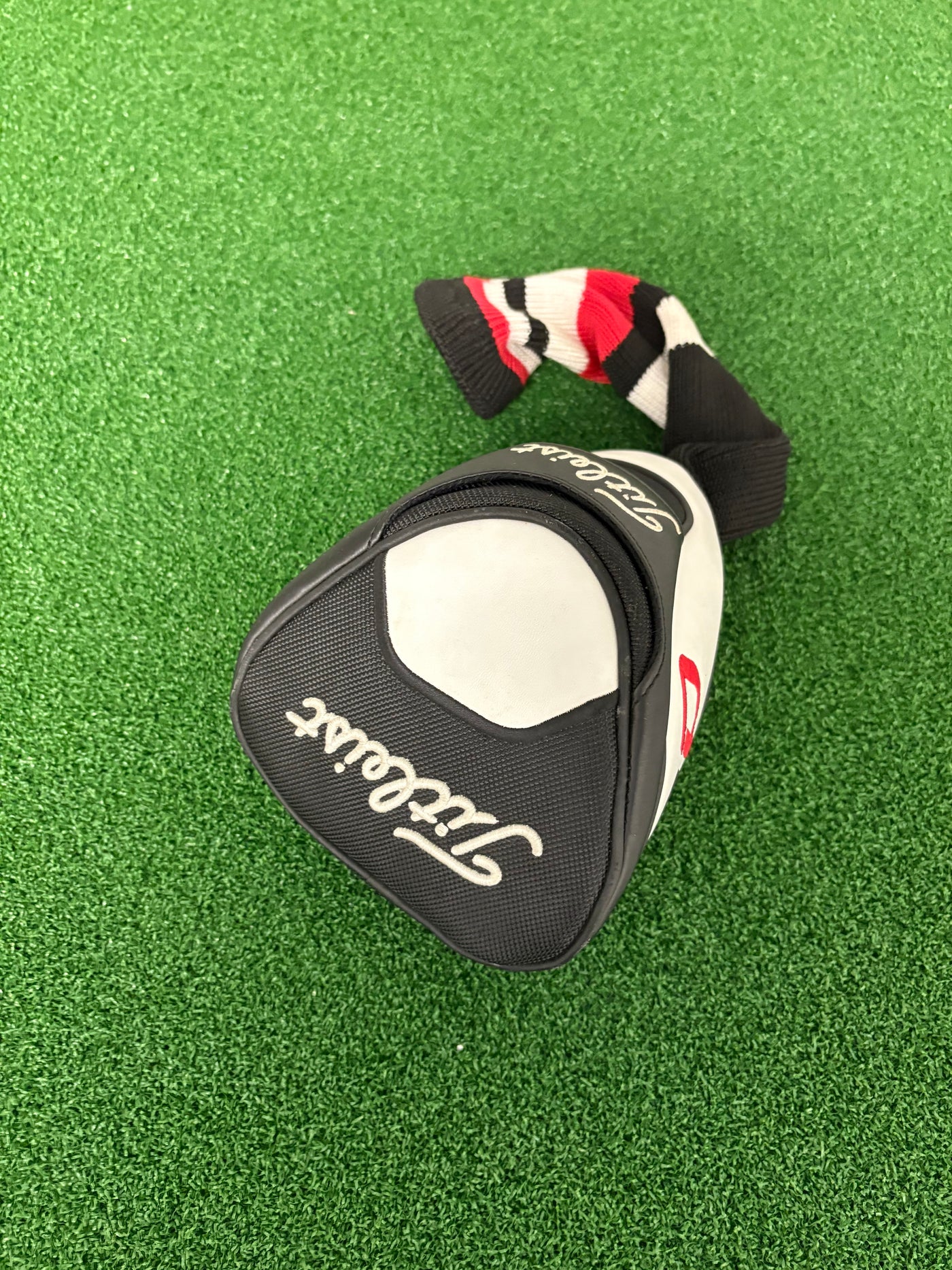 Titleist 910D2 9.5* (Stiff)