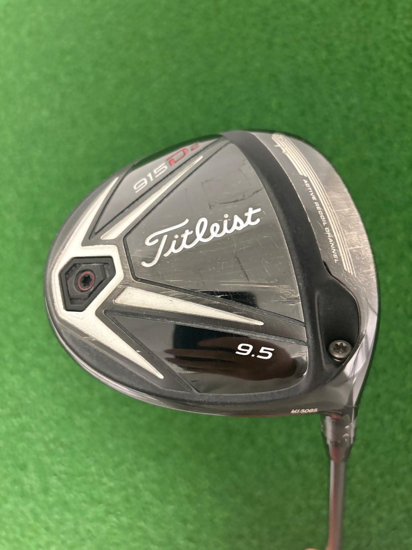 Titleist 915D2 9.5* (Stiff)