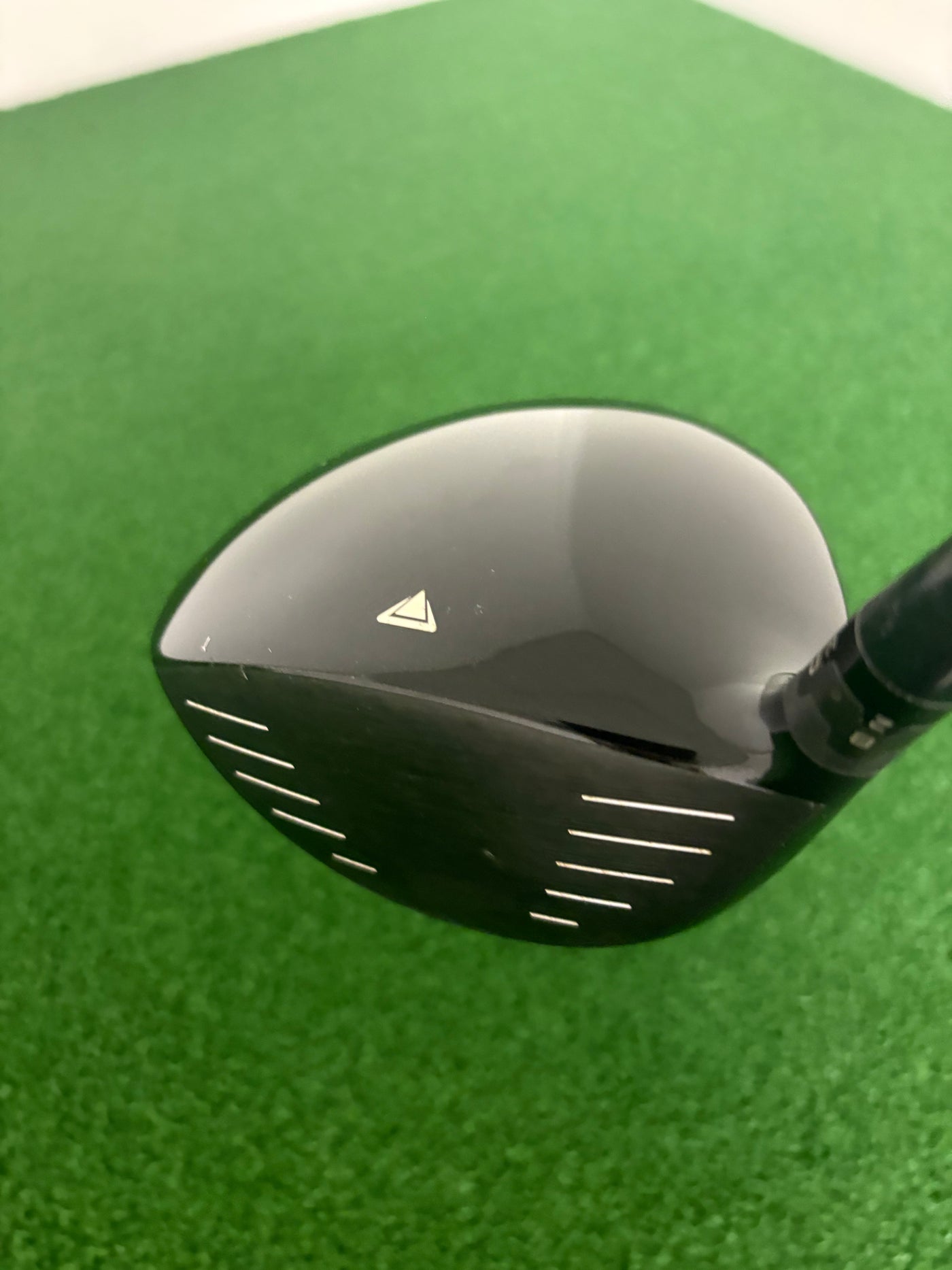 Titleist 915D2 9.5* (Stiff)