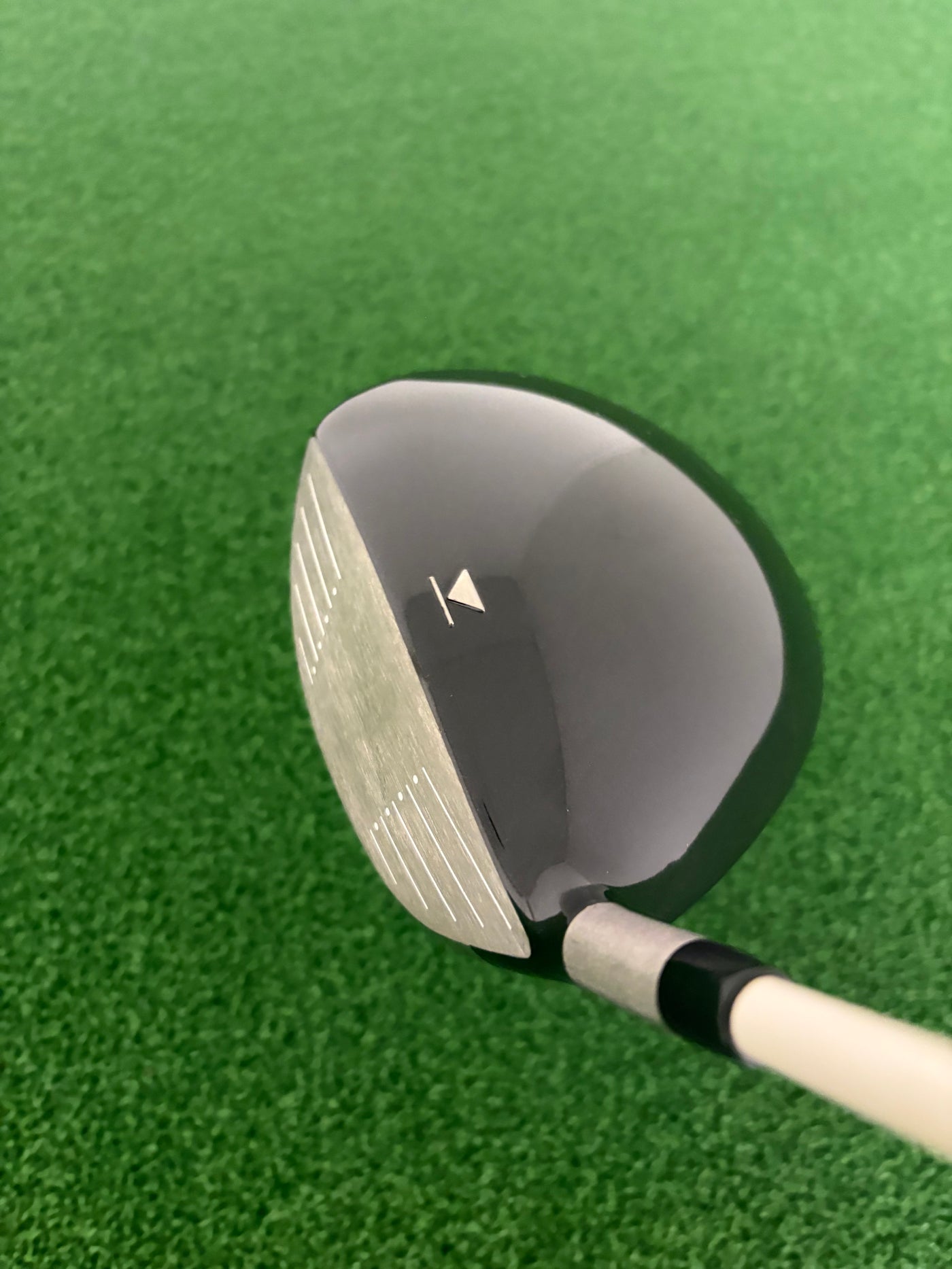 Titleist 909D2 9.5* (Stiff)