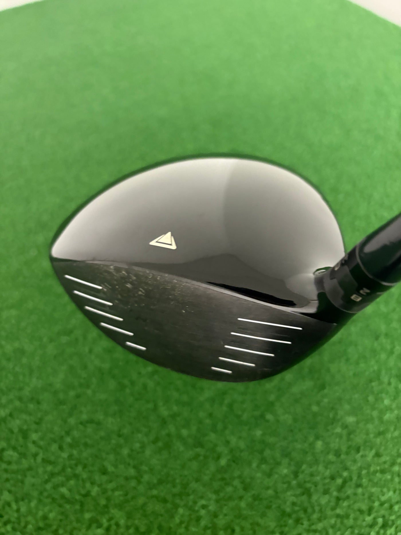 Titleist 915D2 9.5* (Stiff)