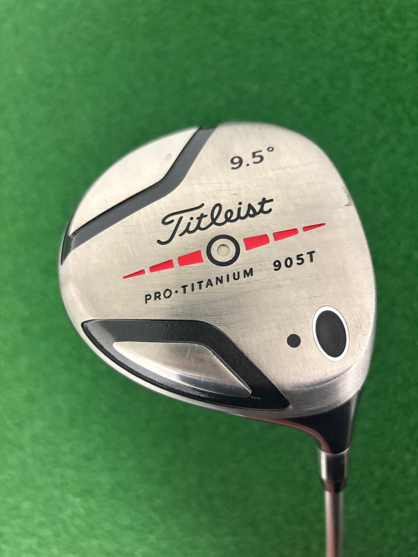 Titleist 905T 9.5* (Stiff)