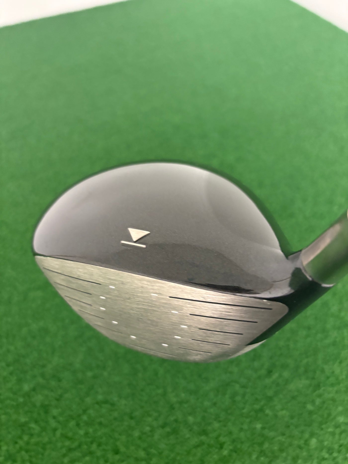Titleist 905T 9.5* (Stiff)