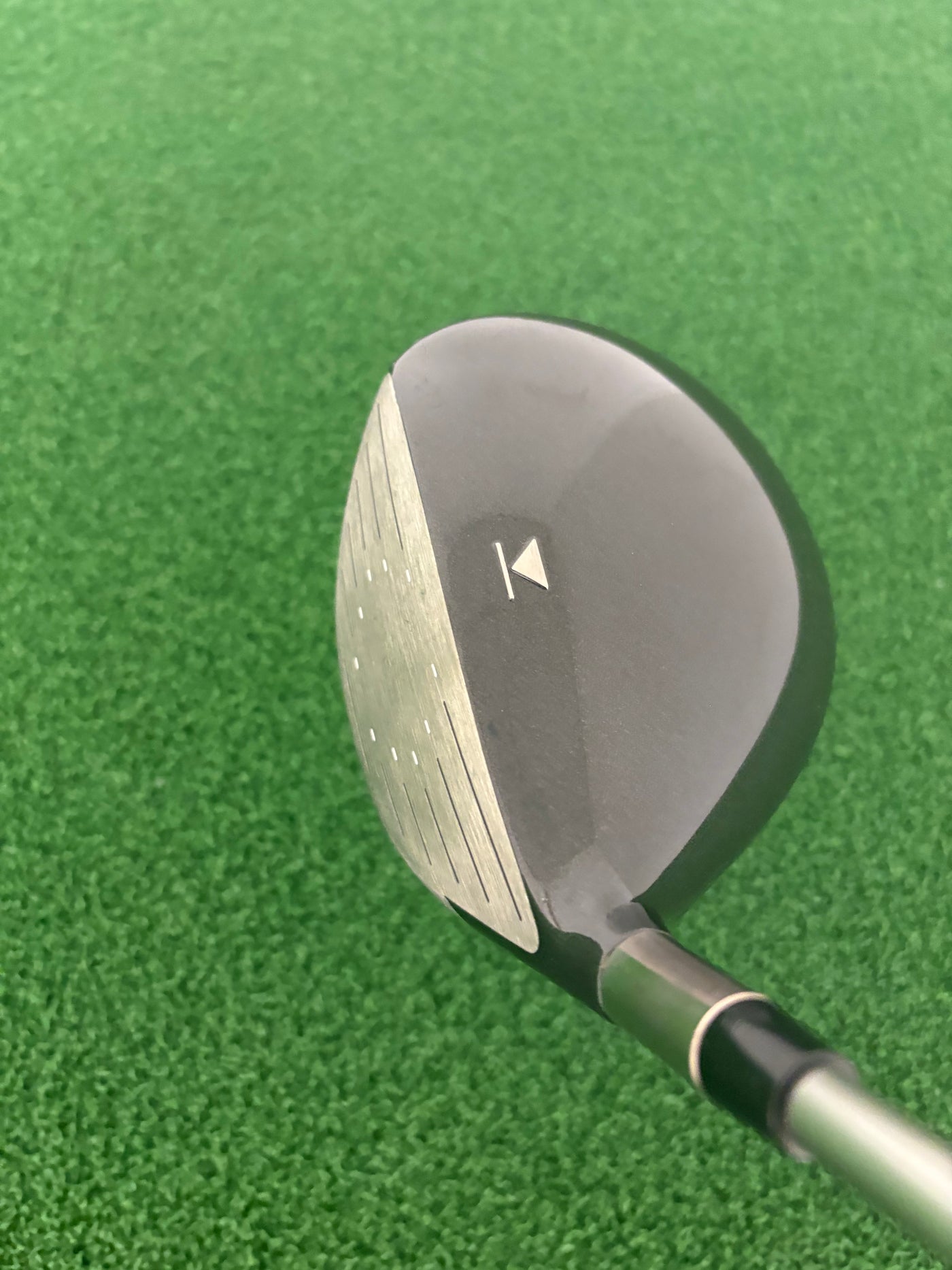 Titleist 905T 9.5* (Stiff)