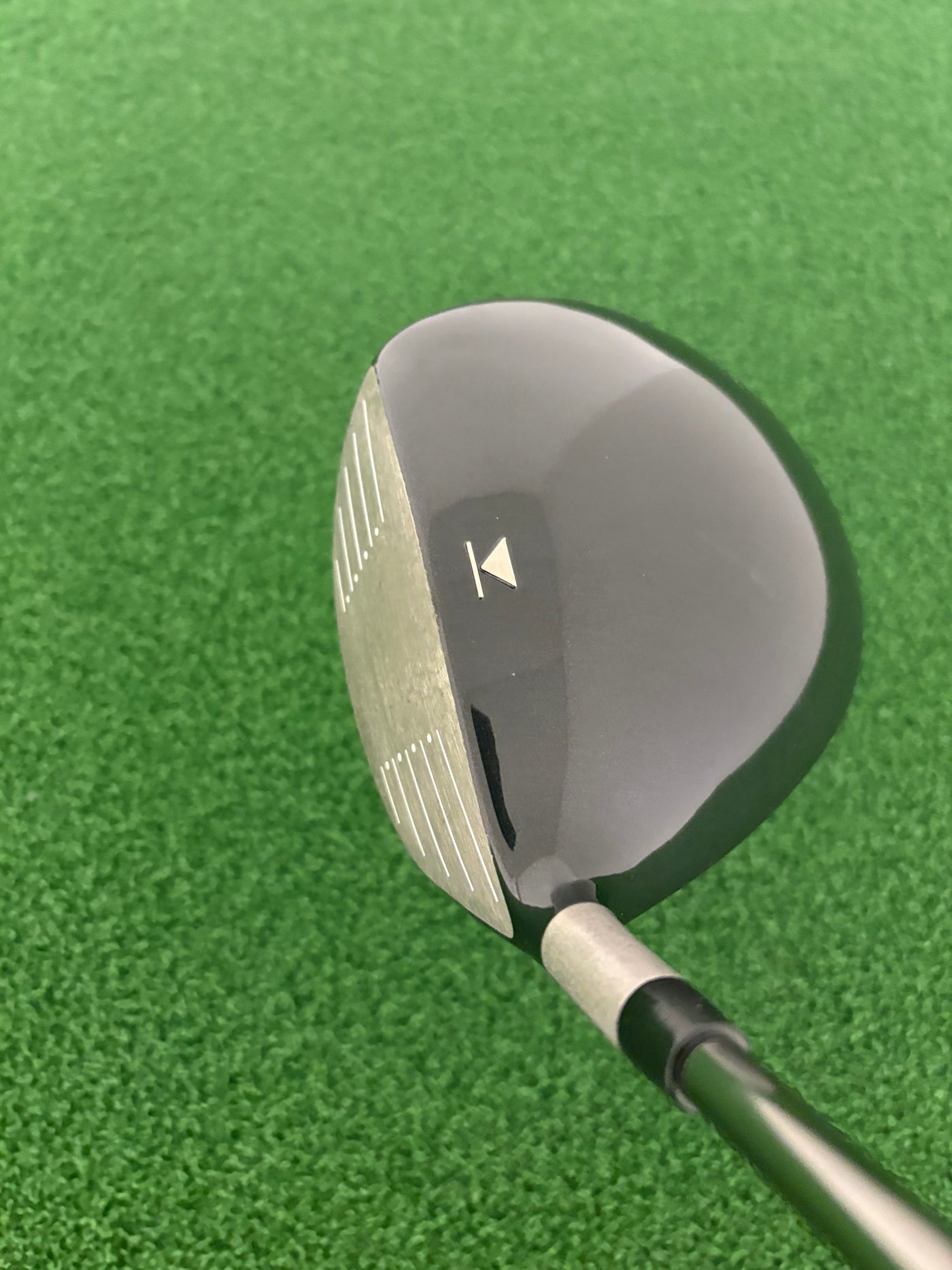 Titleist 909D2 9.5* (Stiff)