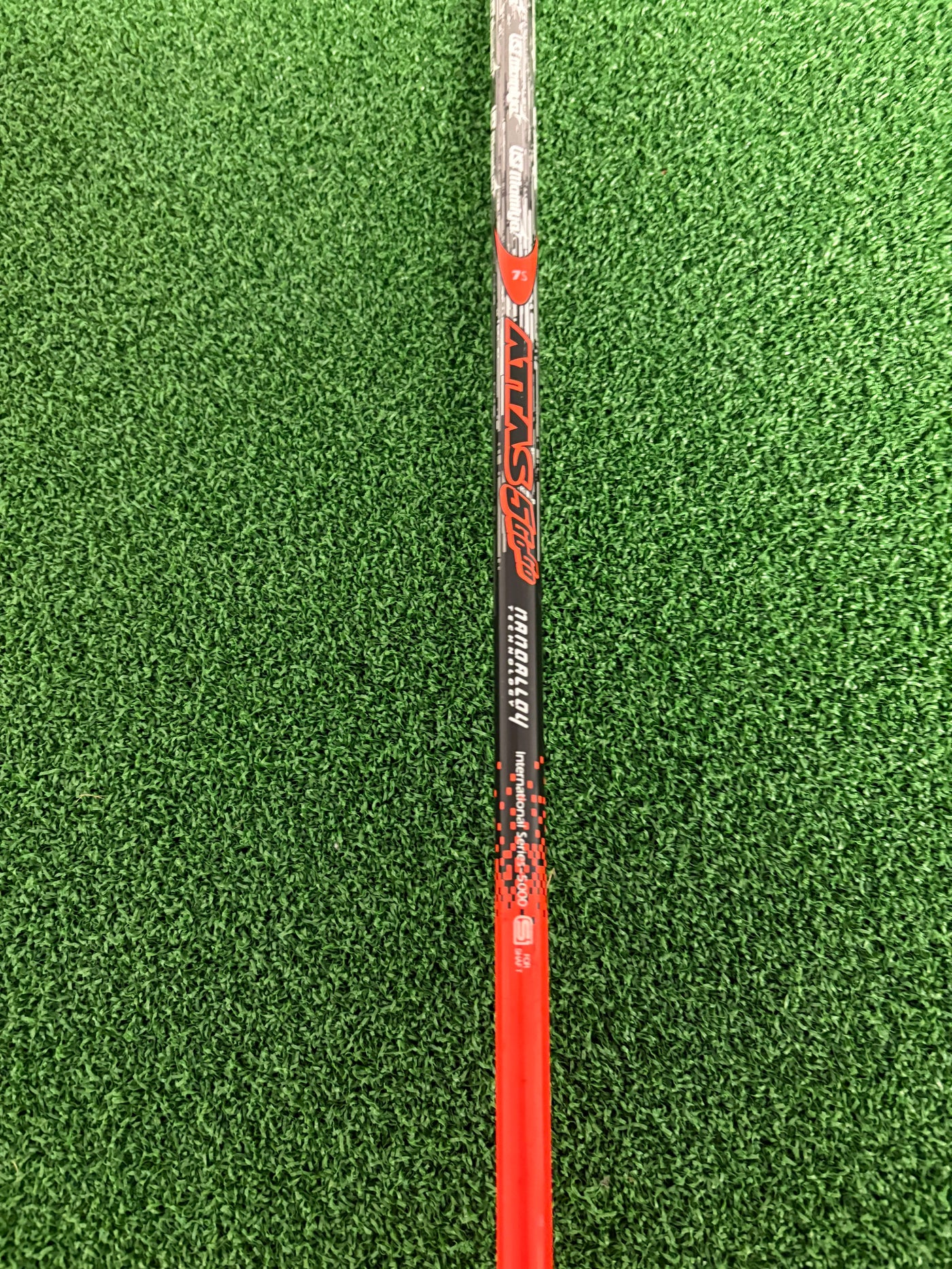 Titleist 913D2 9.5* (Stiff)