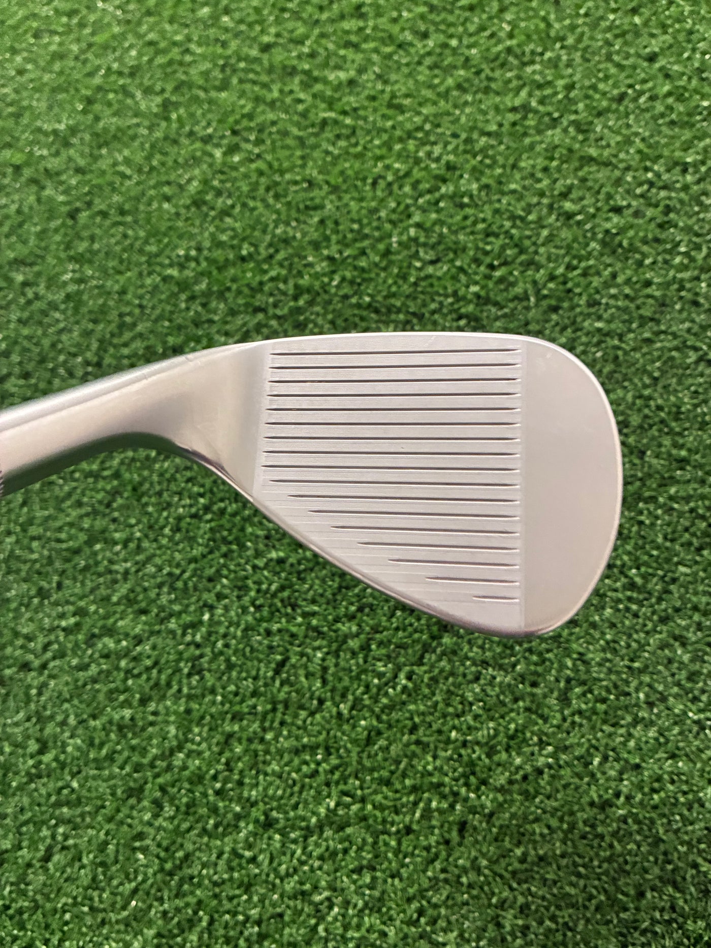 Titleist Vokey SM10 F Grind 52*