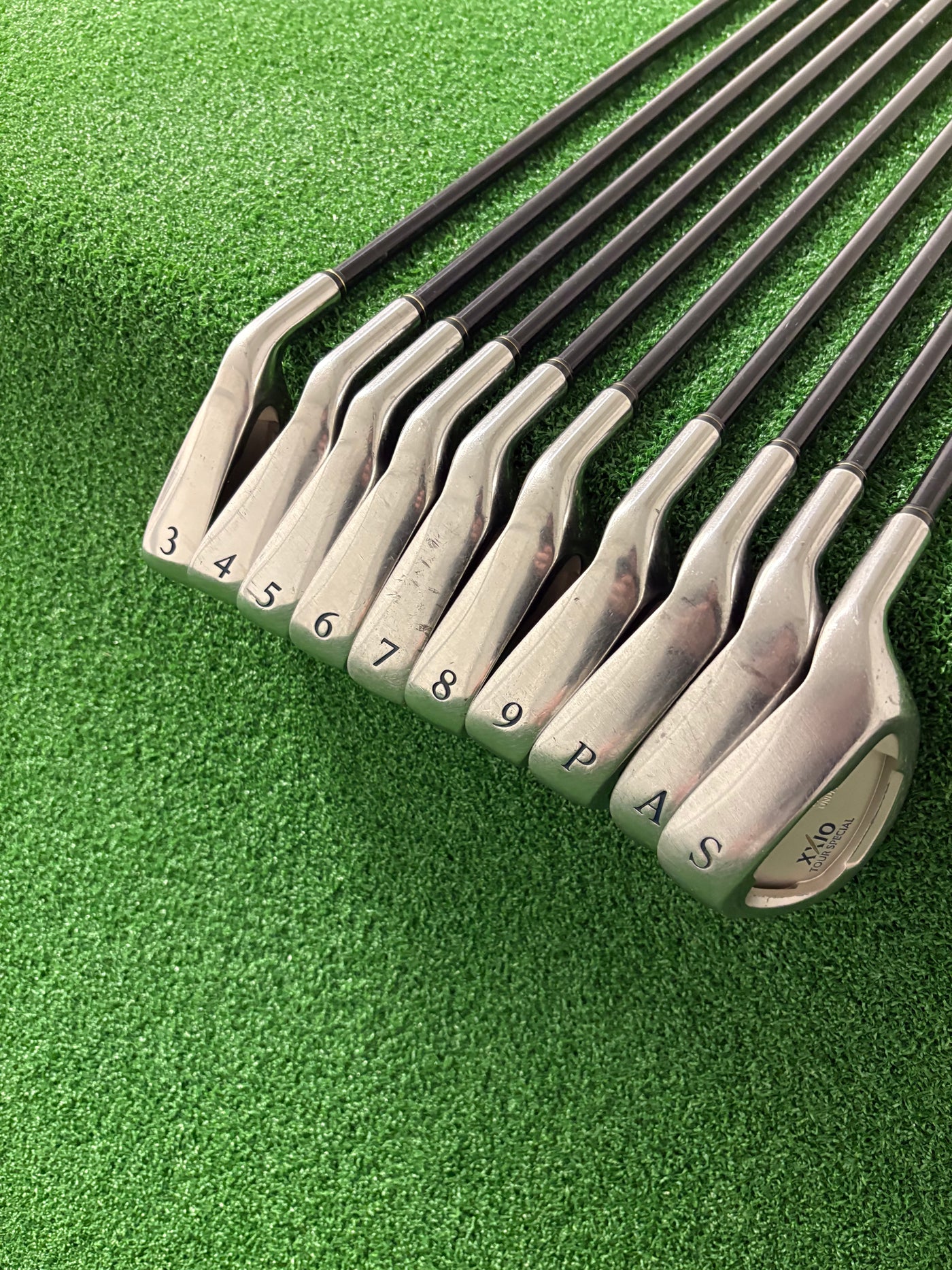 XXIO Tour Special 3-PW + AW + SW (Regular)