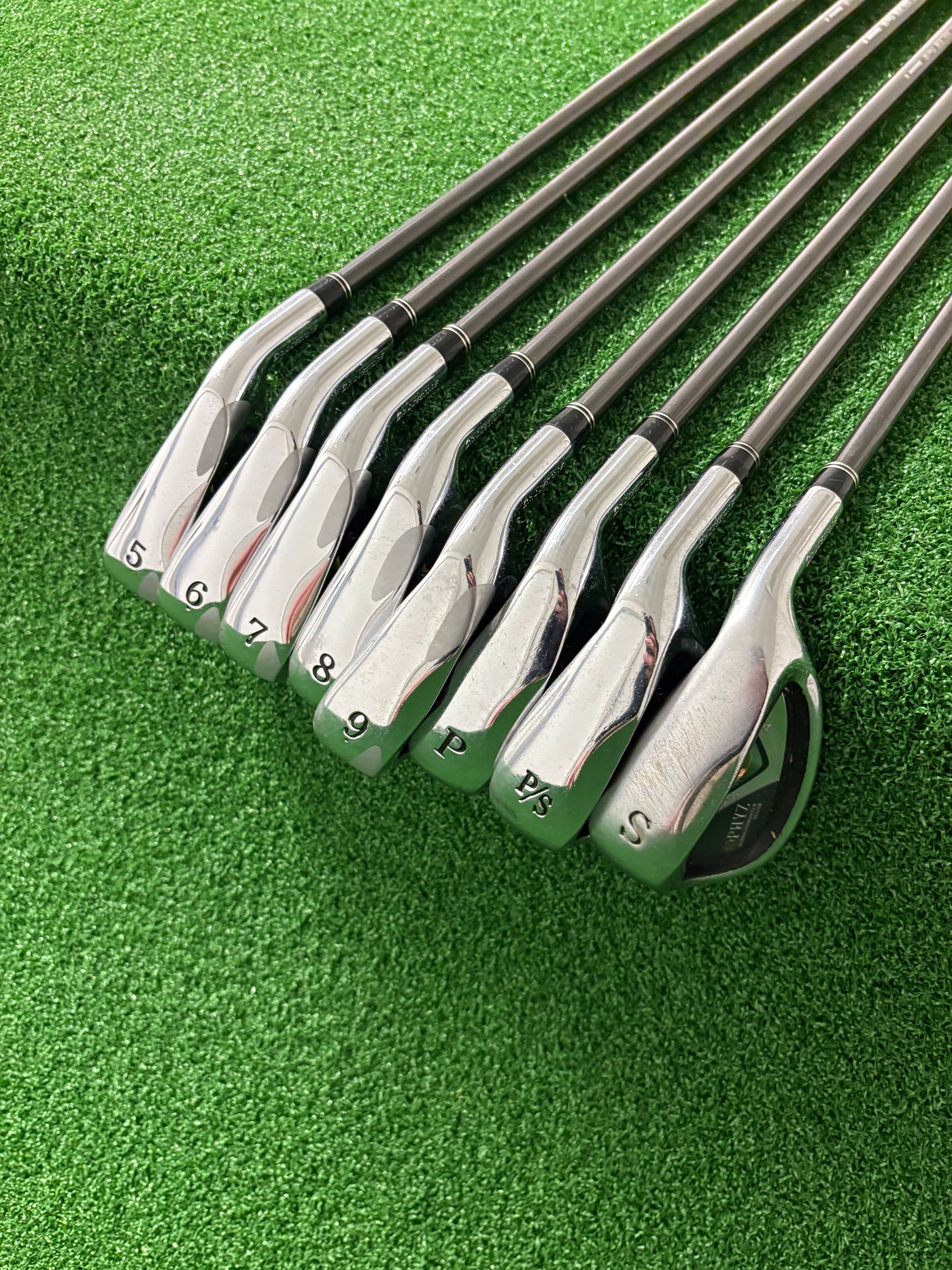 Bridgestone Tour Stage PHYZ 5-PW + AW + SW (Stiff/Regular)