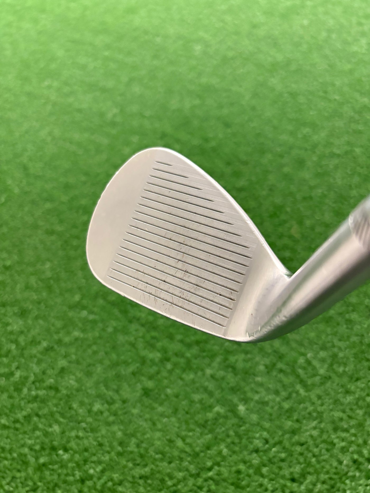 Titleist Vokey SM10 F Grind 52*