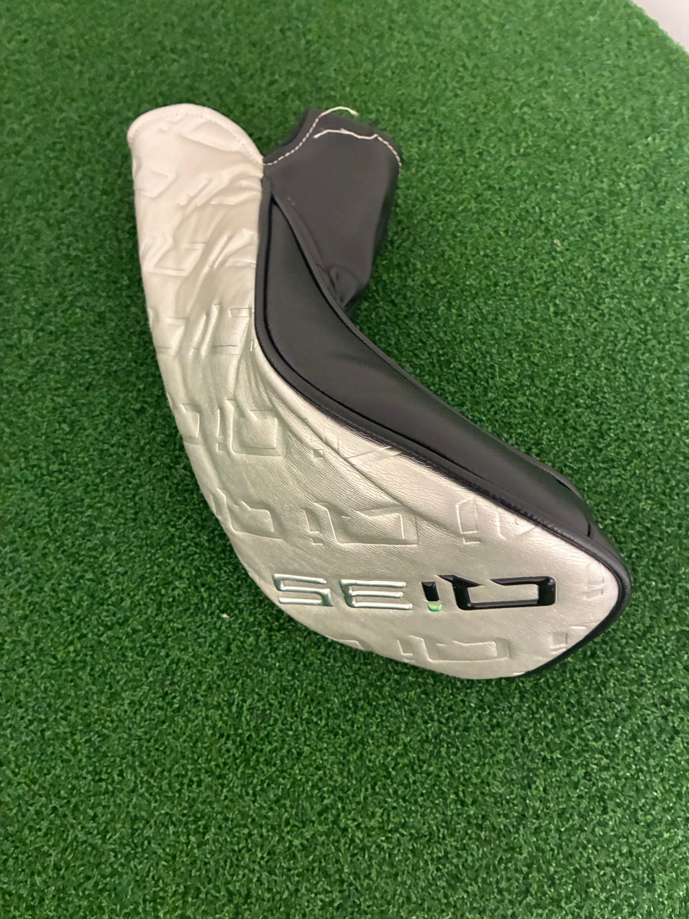 Taylormade Qi35 10.5* (Stiff)